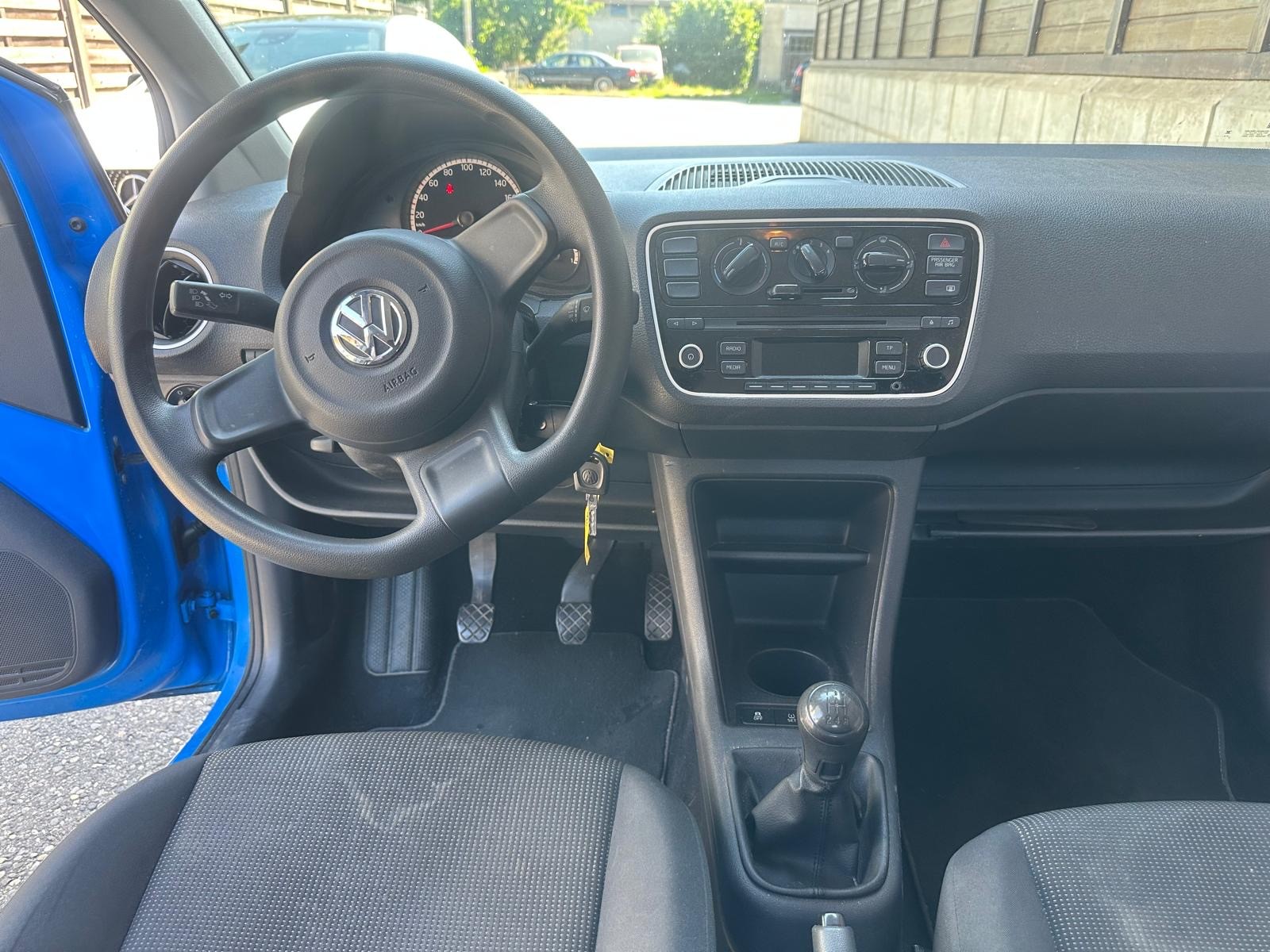VW Up 1.0 swiss up-image-6