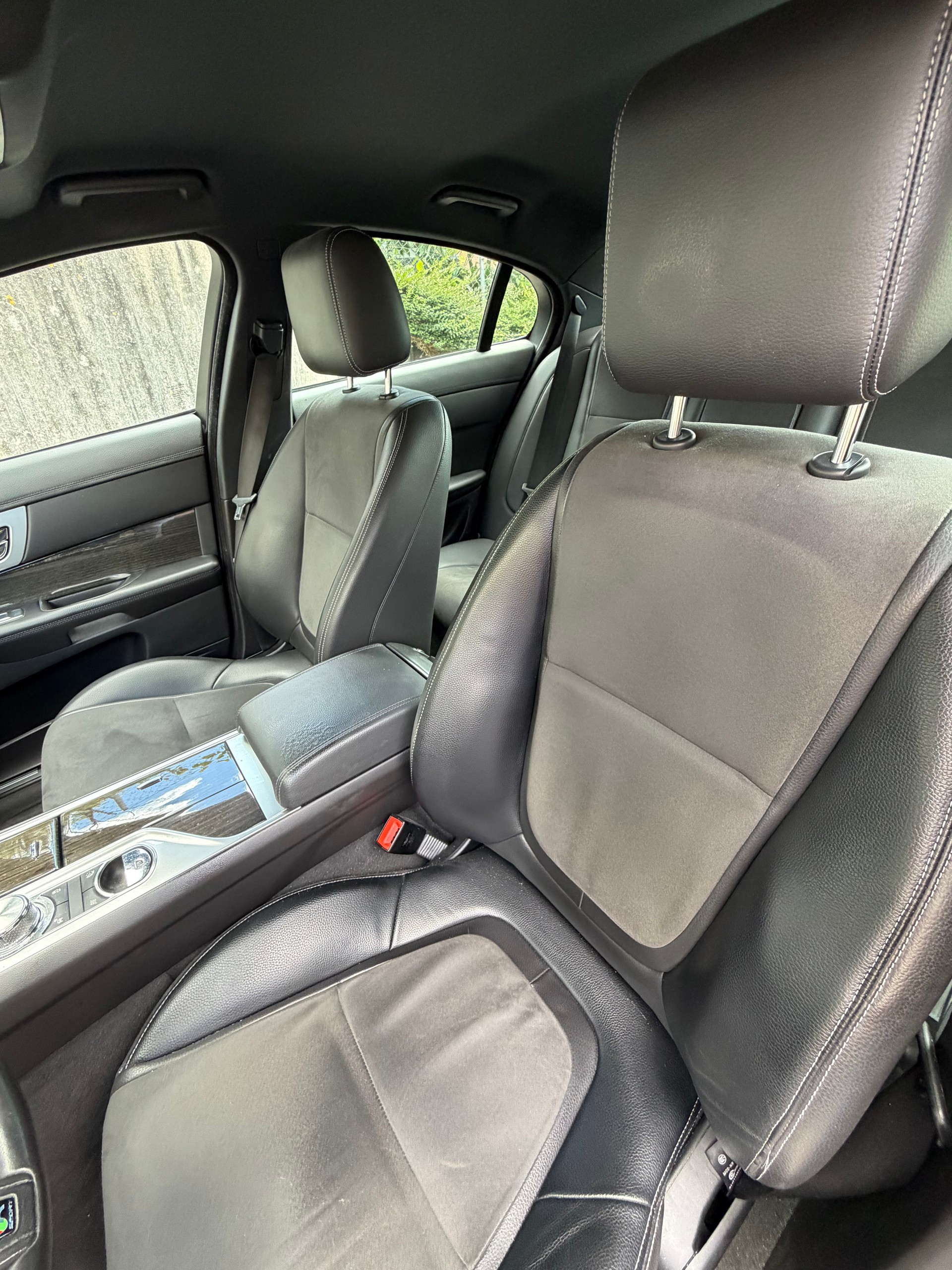 JAGUAR XF 3.0 V6 S/C 4x4 By Jaguar Sport-image-8