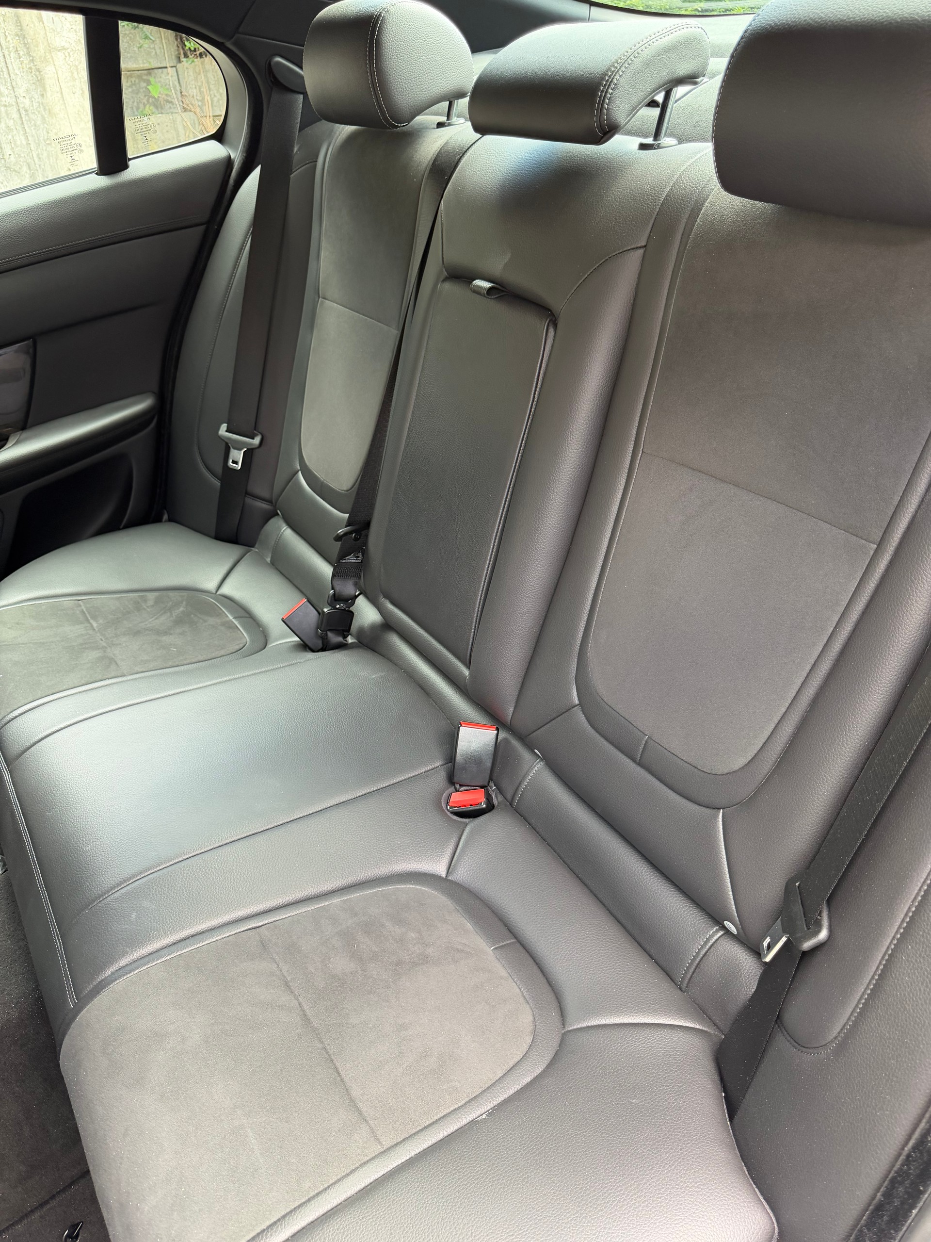JAGUAR XF 3.0 V6 S/C 4x4 By Jaguar Sport-image-9