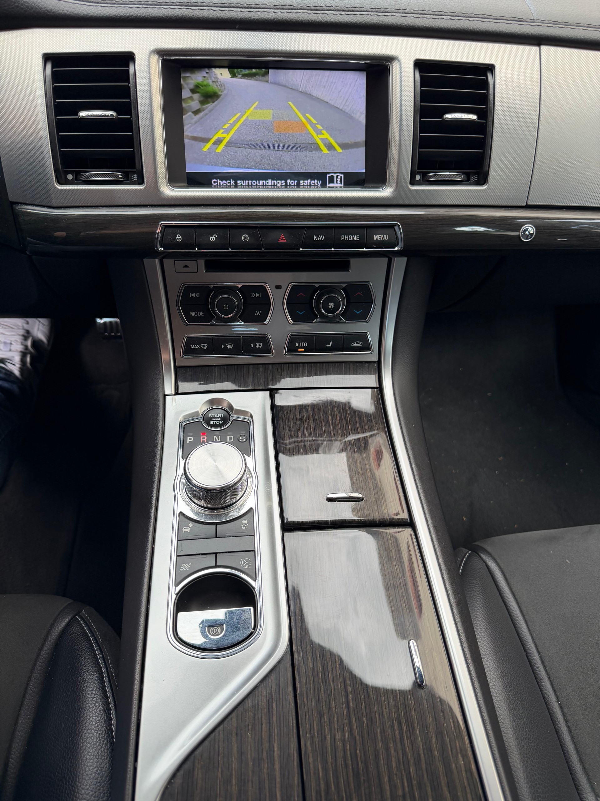 JAGUAR XF 3.0 V6 S/C 4x4 By Jaguar Sport-image-7