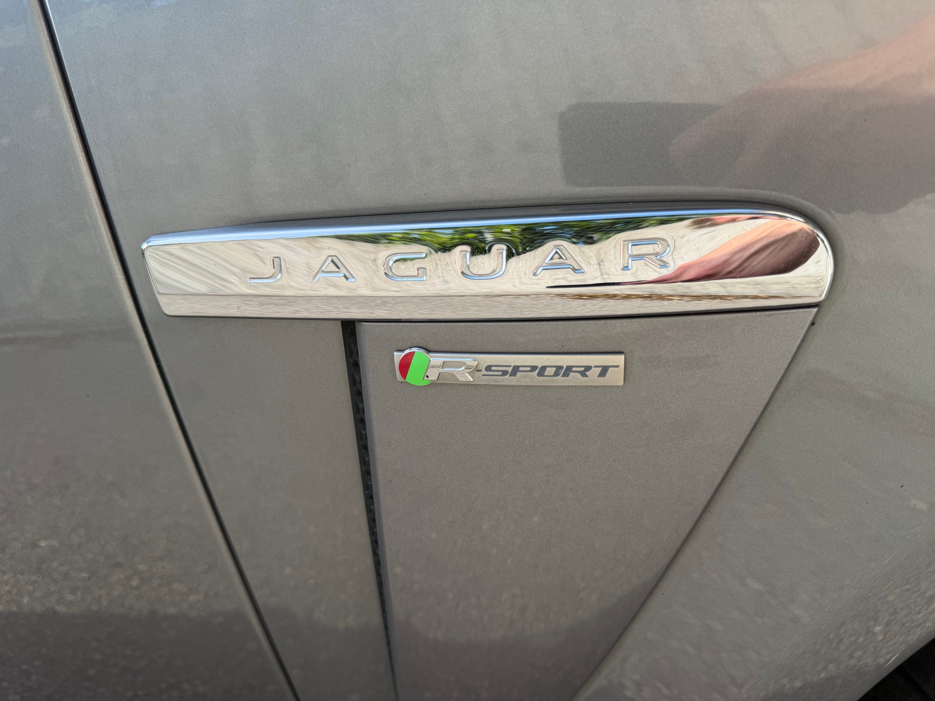 JAGUAR XF 3.0 V6 S/C 4x4 By Jaguar Sport-image-12