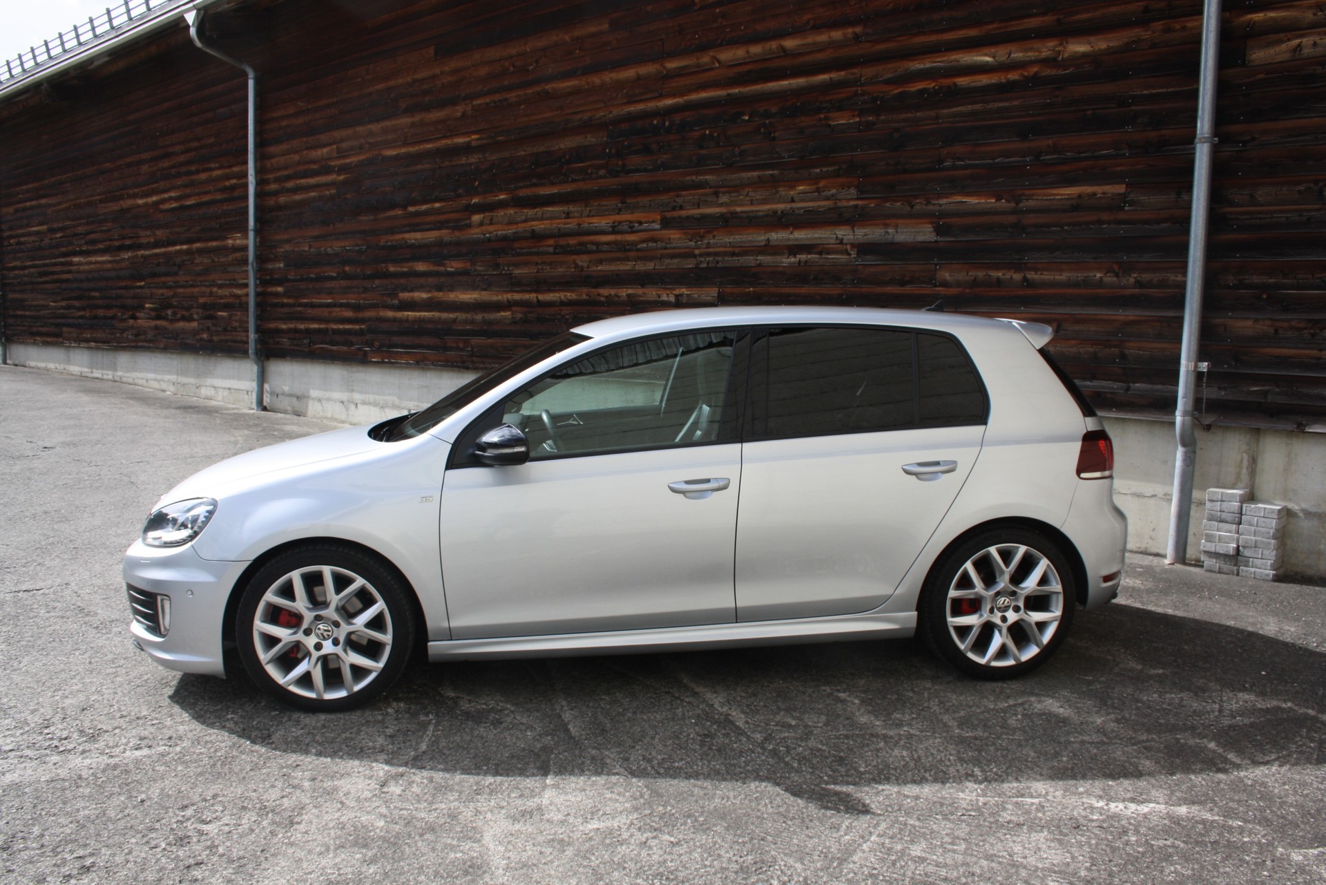 VW Golf 2.0 TSI GTI Edition 35-image-3