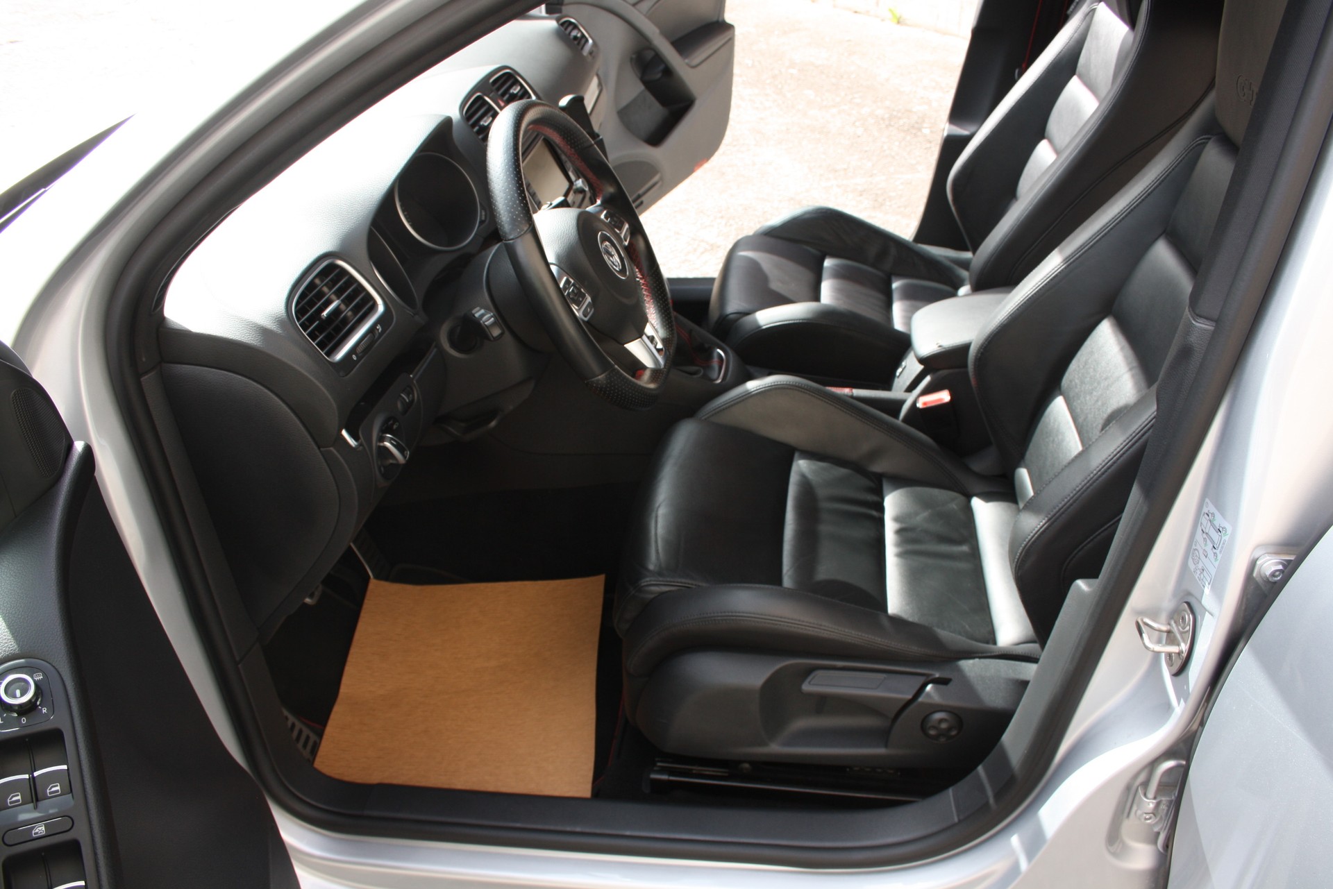 VW Golf 2.0 TSI GTI Edition 35-image-8
