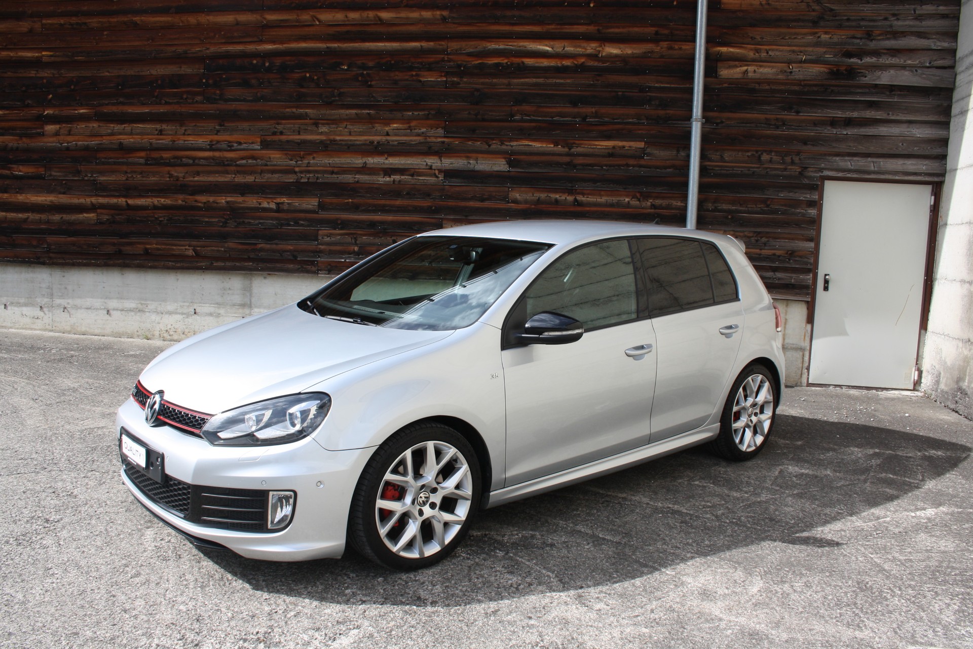 VW Golf 2.0 TSI GTI Edition 35-image-2