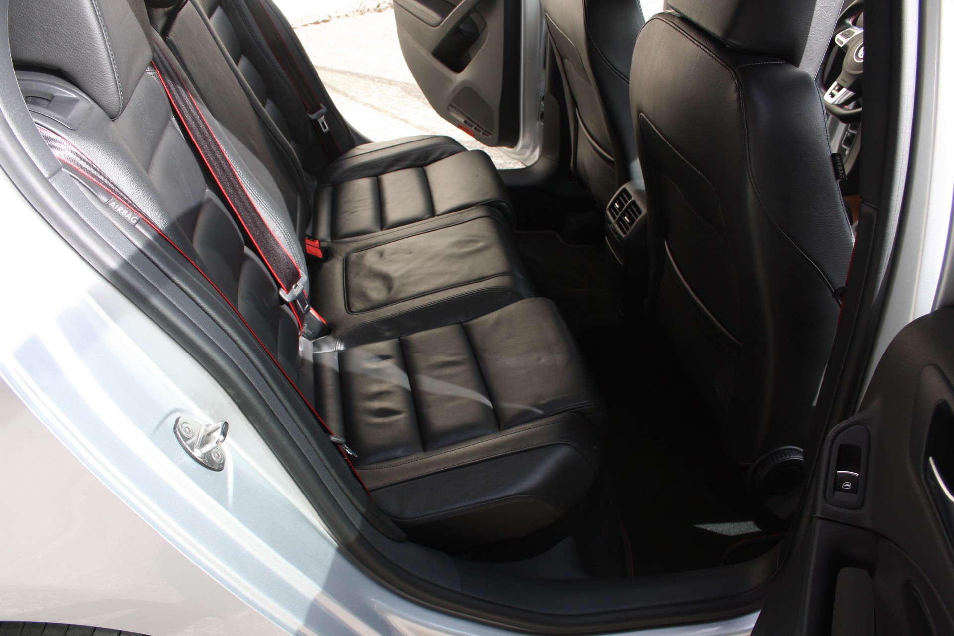VW Golf 2.0 TSI GTI Edition 35-image-13