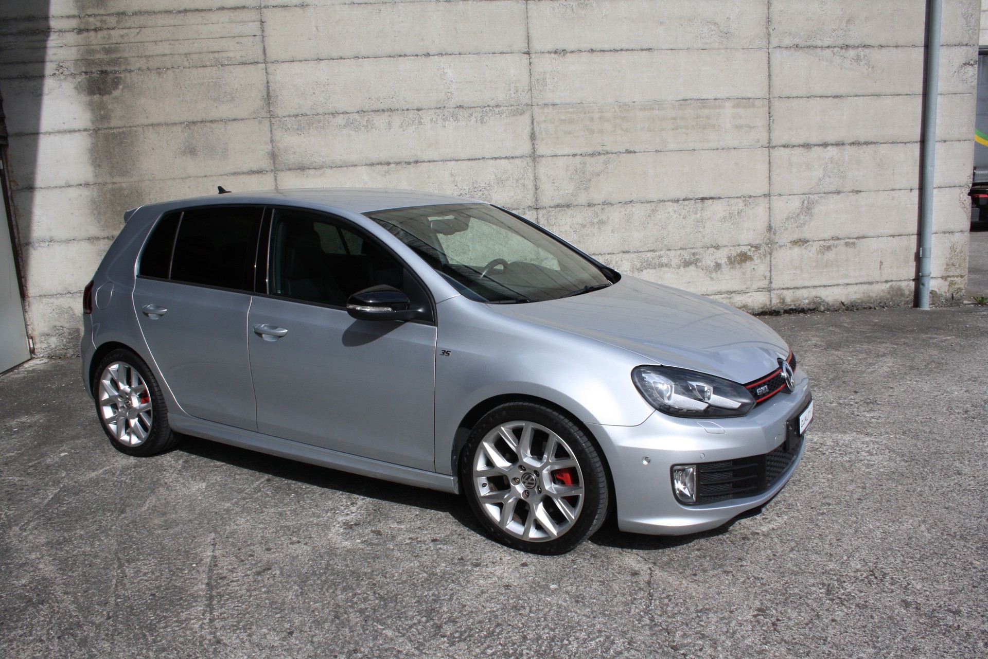 VW Golf 2.0 TSI GTI Edition 35-image-0
