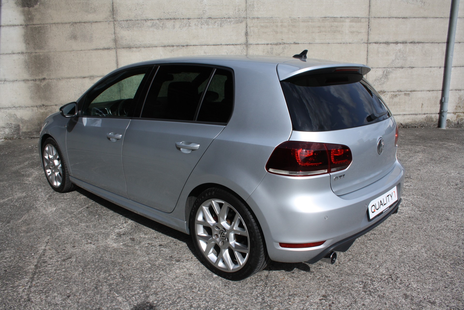 VW Golf 2.0 TSI GTI Edition 35-image-4