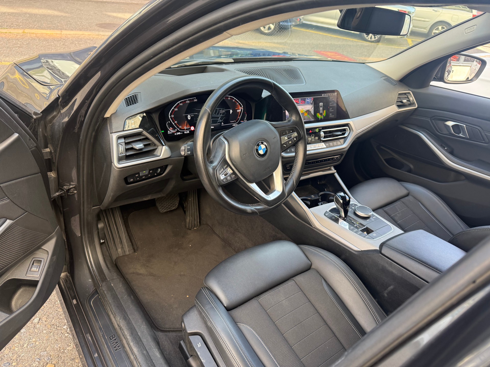 BMW 320d xDrive 48V Touring Steptronic Head-up, RF Kamera-image-4
