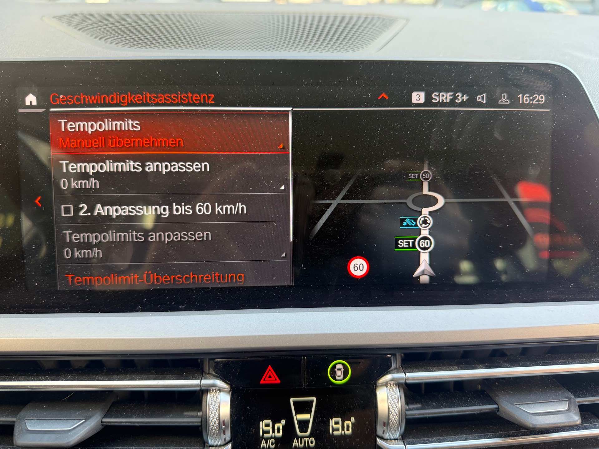 BMW 320d xDrive 48V Touring Steptronic Head-up, RF Kamera-image-11