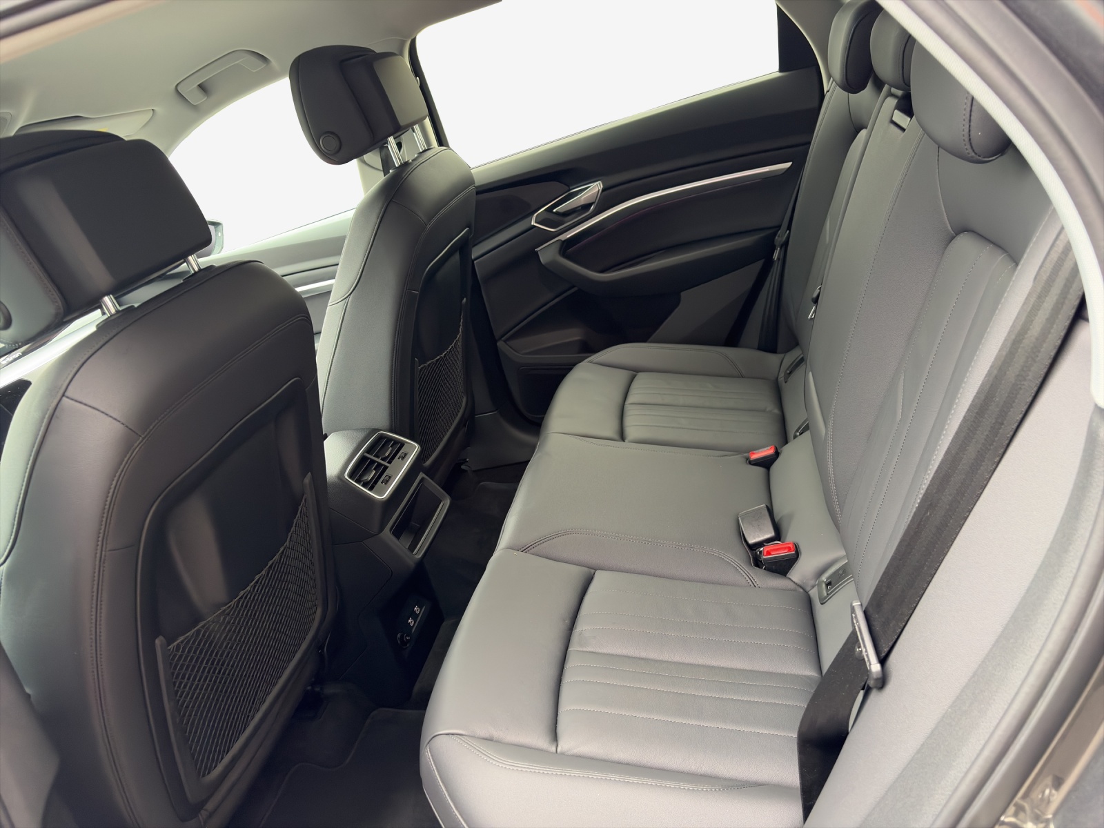 AUDI e-tron 50 S Line Attraction quattro-image-12