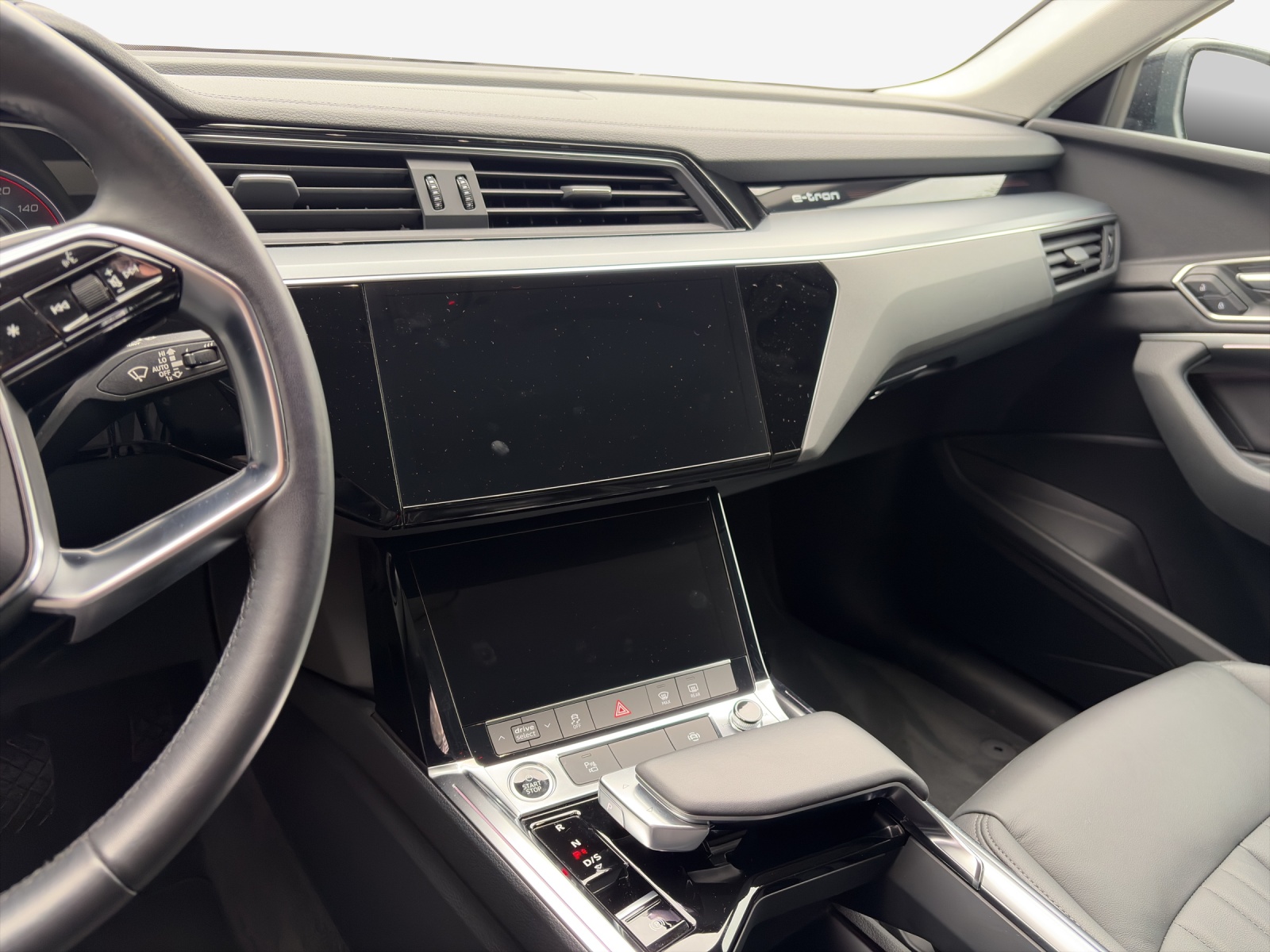 AUDI e-tron 50 S Line Attraction quattro-image-11