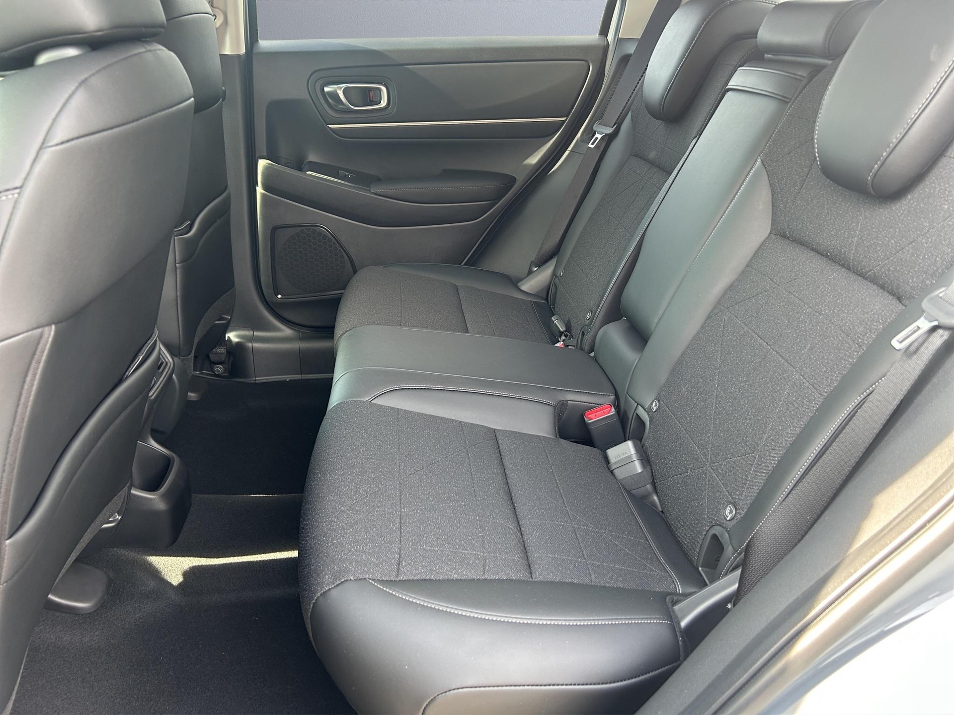 HONDA HR-V 1.5 i-MMD Advance-image-9