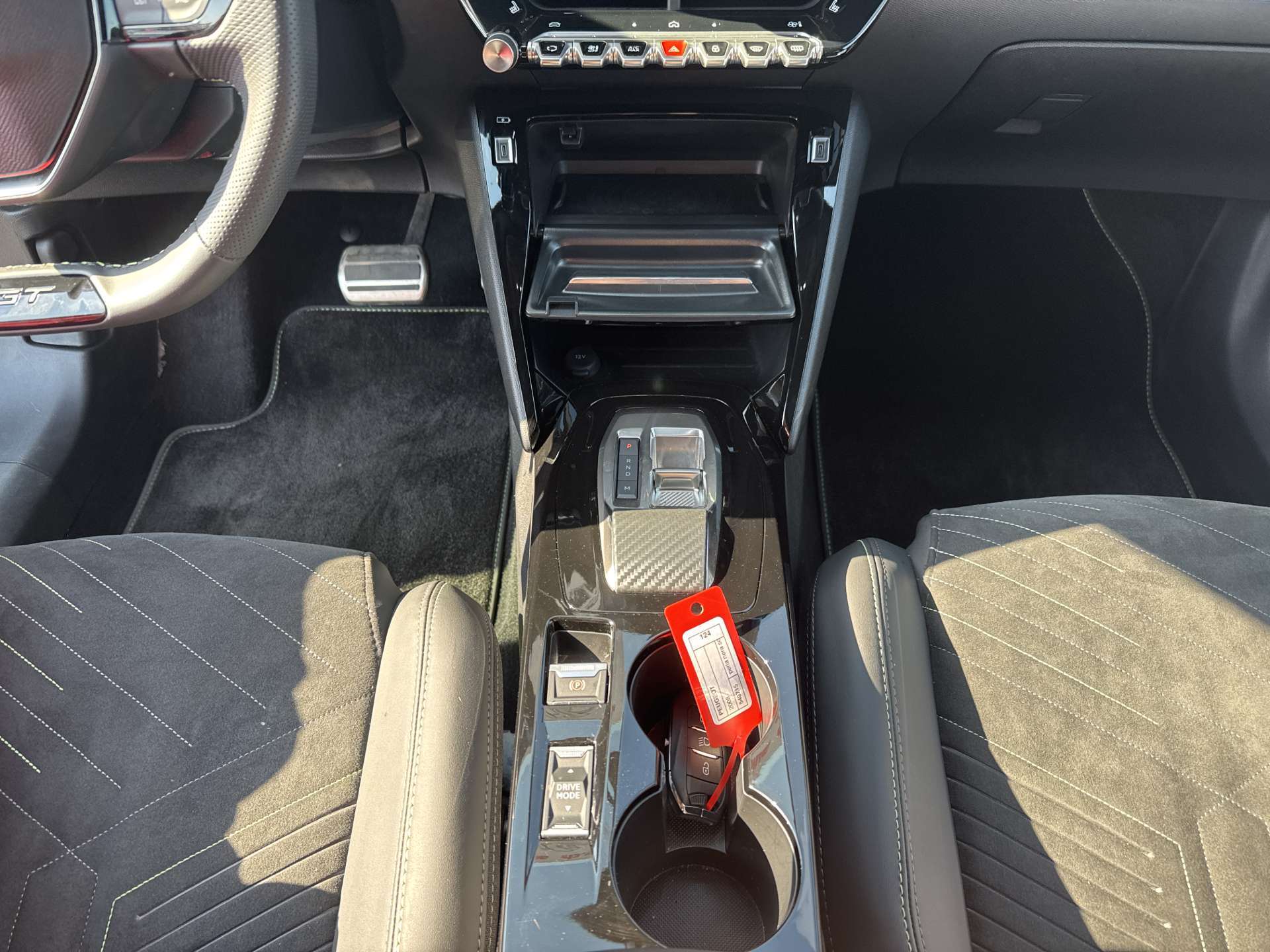 PEUGEOT 2008 1.2 PureTech GT Automat-image-11