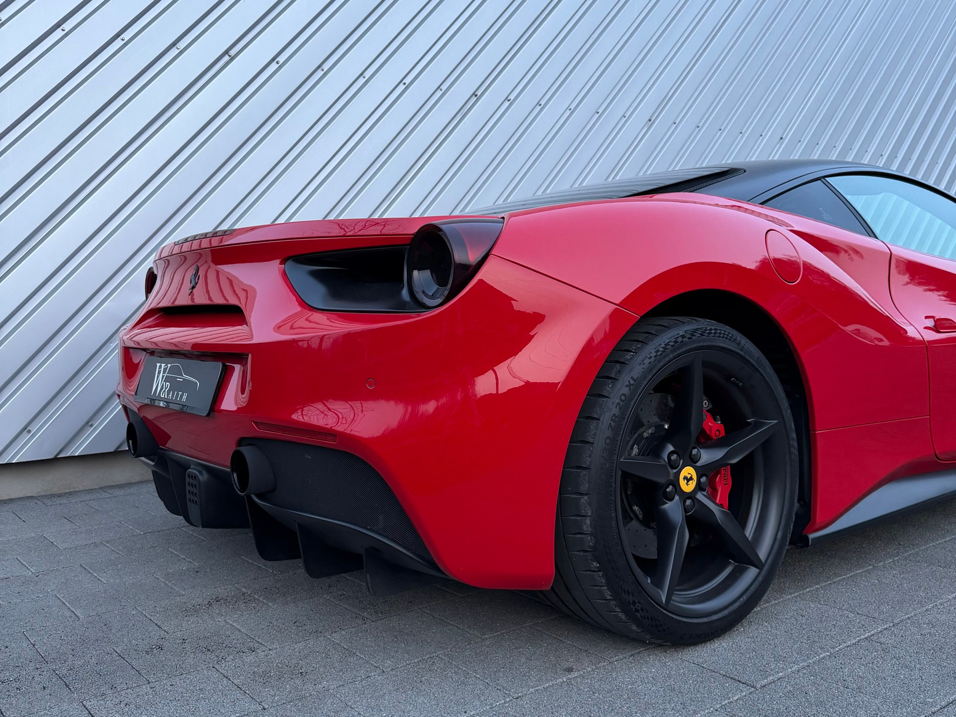 FERRARI 488 GTB 3.9 V8-showroom-element-3