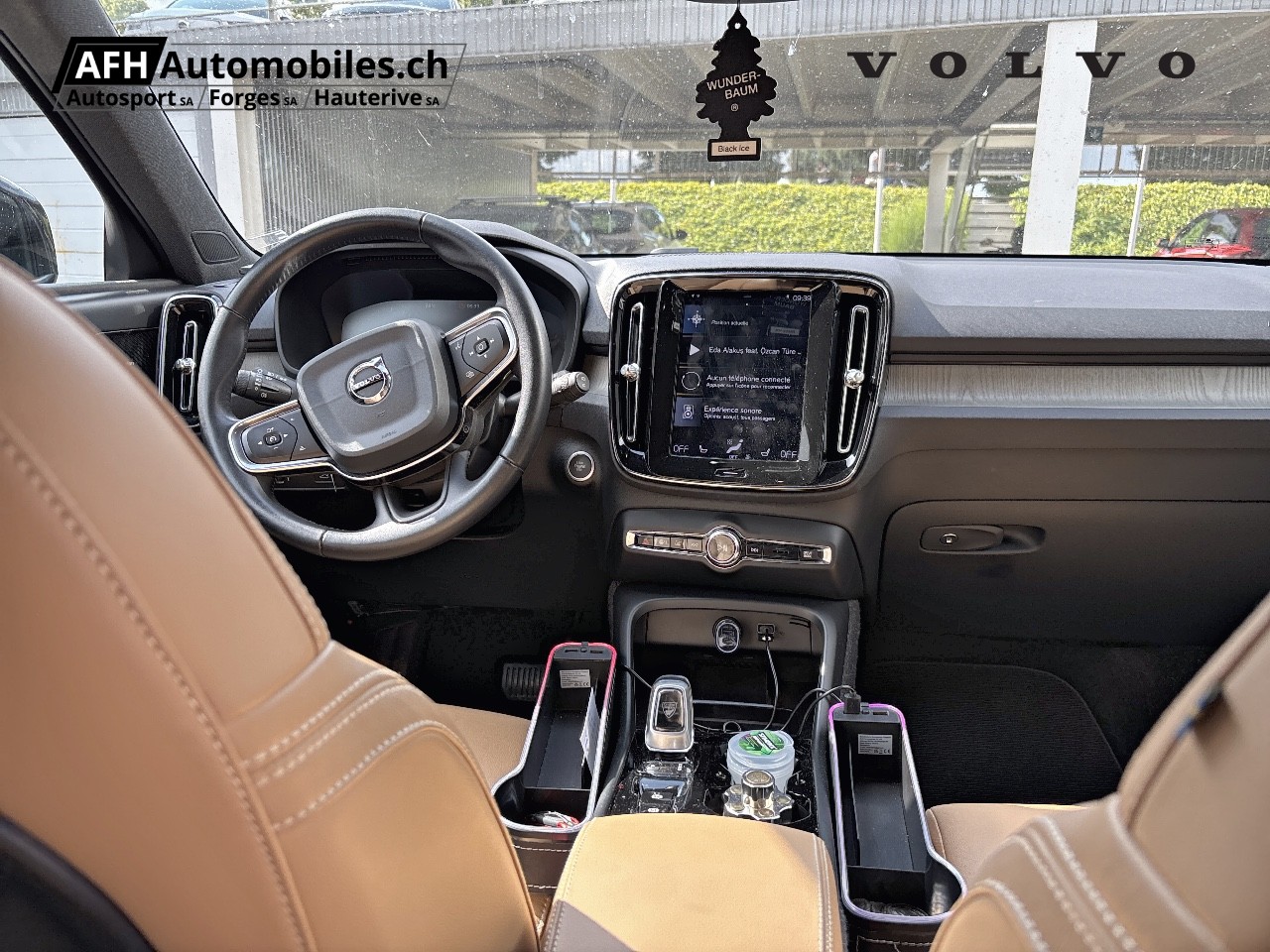 VOLVO XC40 2.0 T5 Inscription AWD-image-9