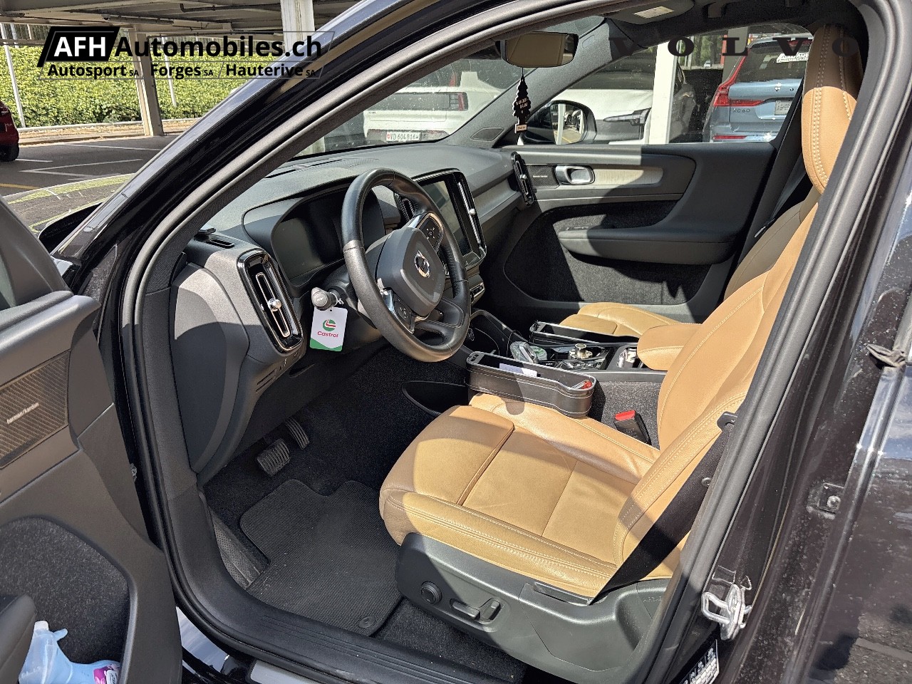 VOLVO XC40 2.0 T5 Inscription AWD-image-13