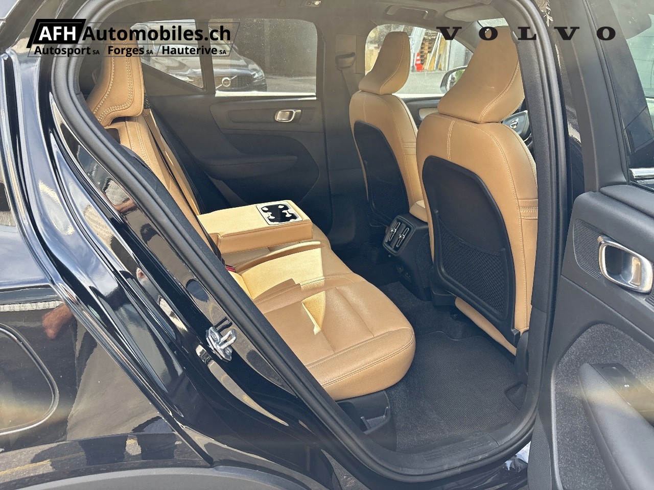 VOLVO XC40 2.0 T5 Inscription AWD-image-15