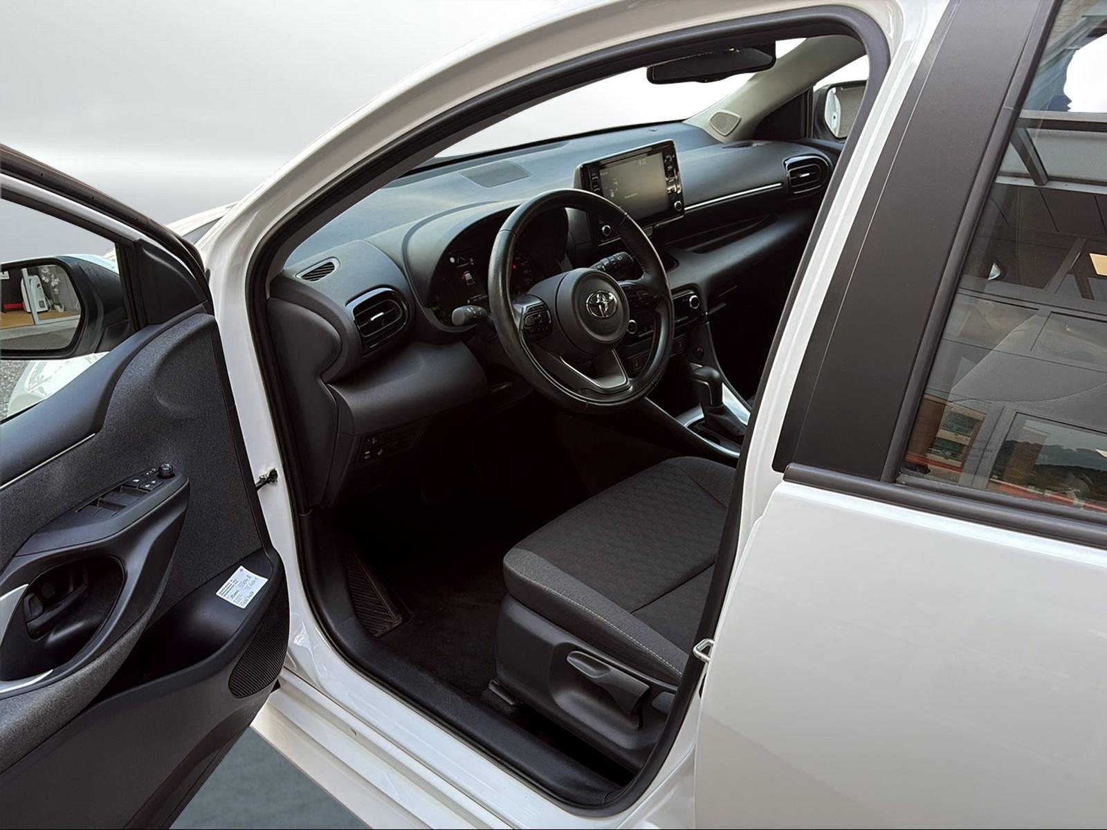 TOYOTA Yaris 1.5 VVT-i HSD Trend-image-4