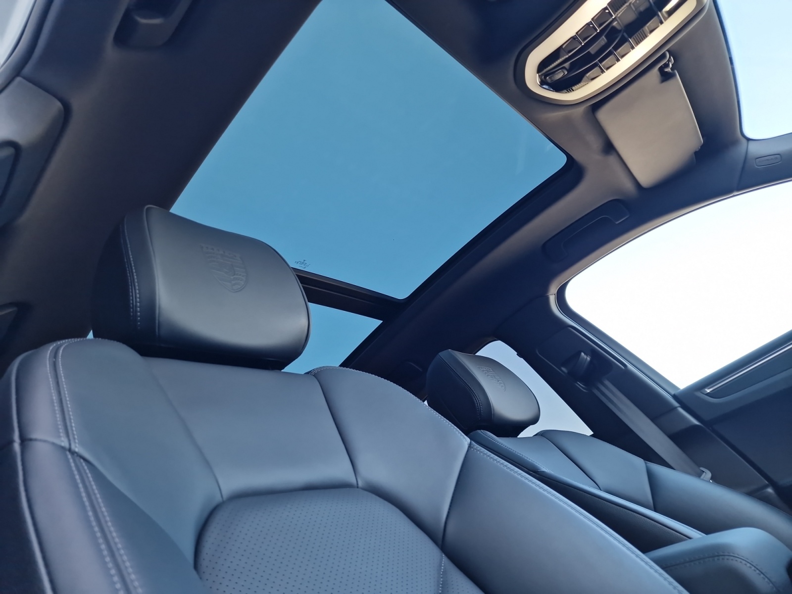 PORSCHE Macan PDK-image-19