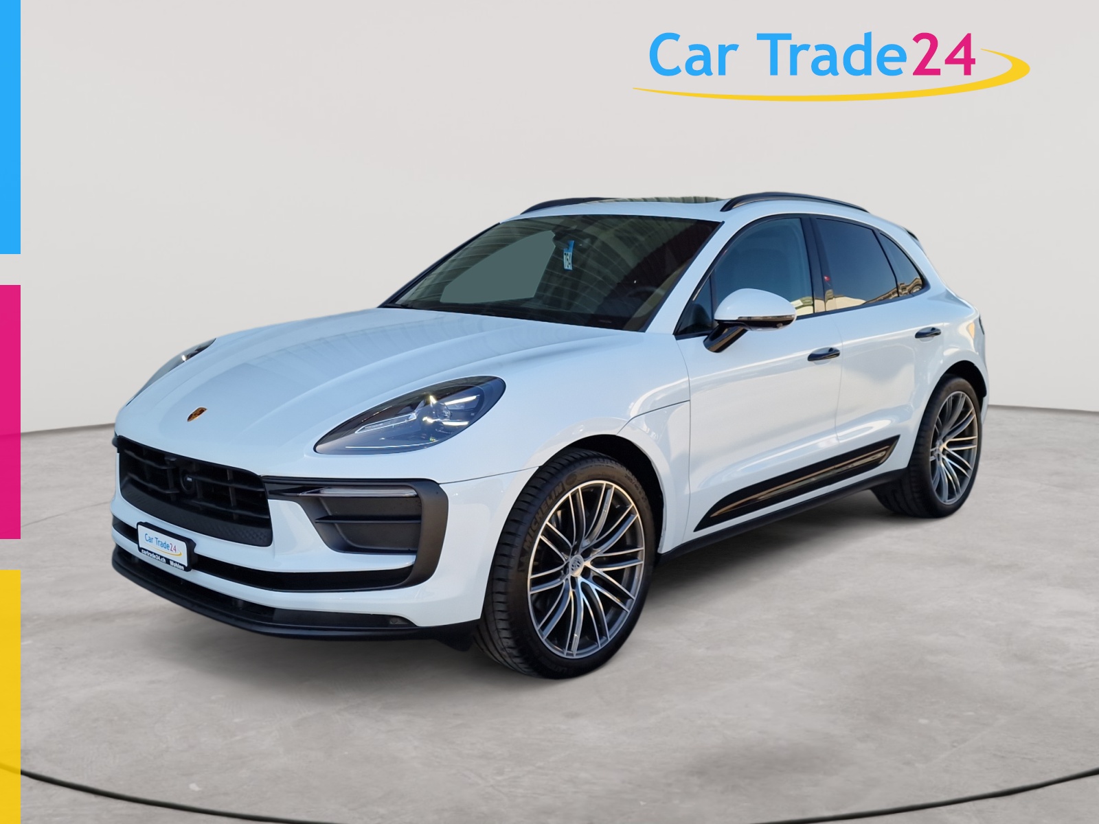PORSCHE Macan PDK-showroom-element-1