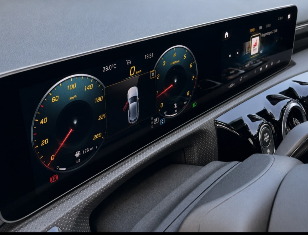 MERCEDES-BENZ A 180 7G-DCT-image-8
