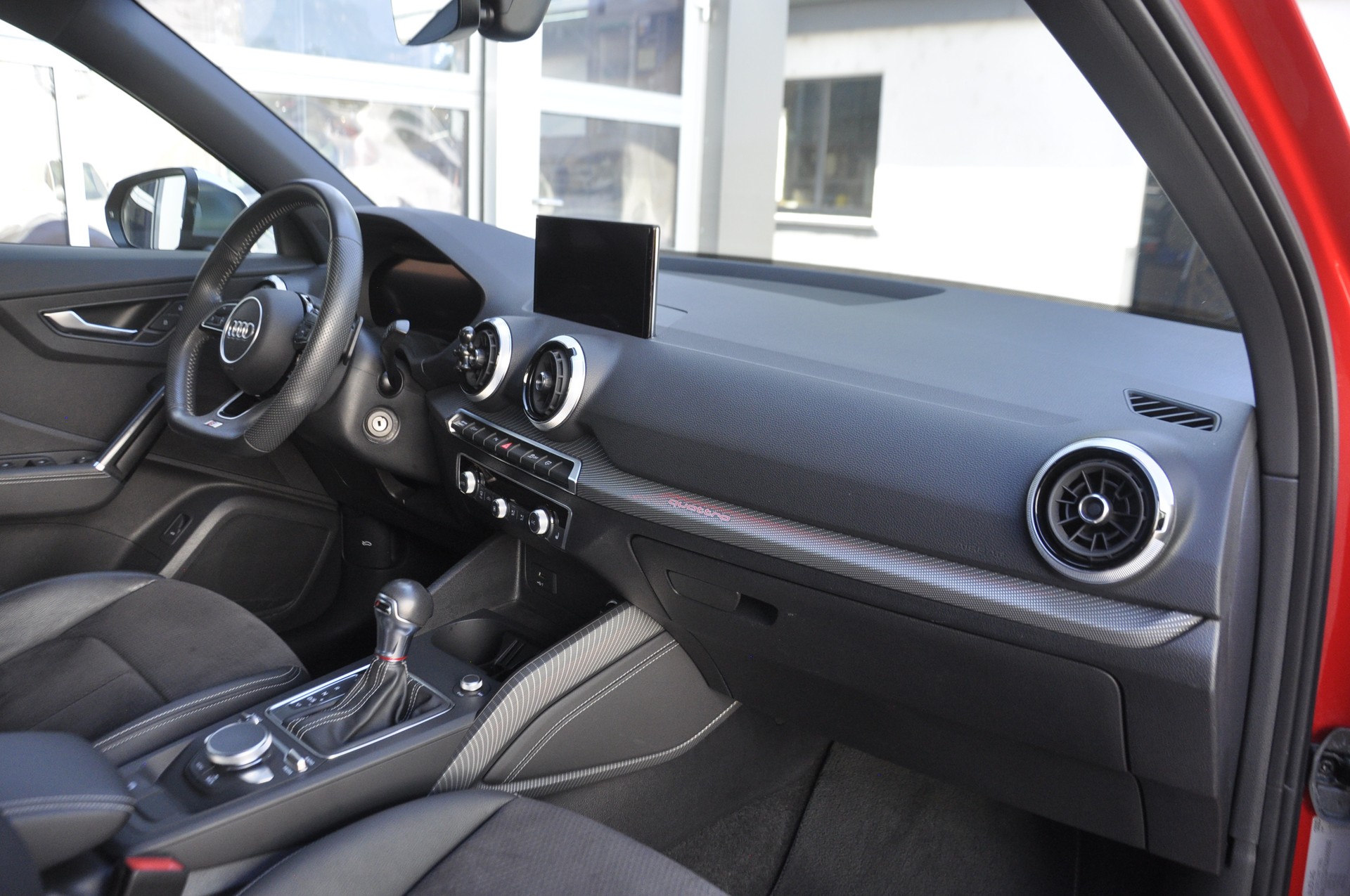 AUDI SQ2 TFSI quattro S-tronic-image-6