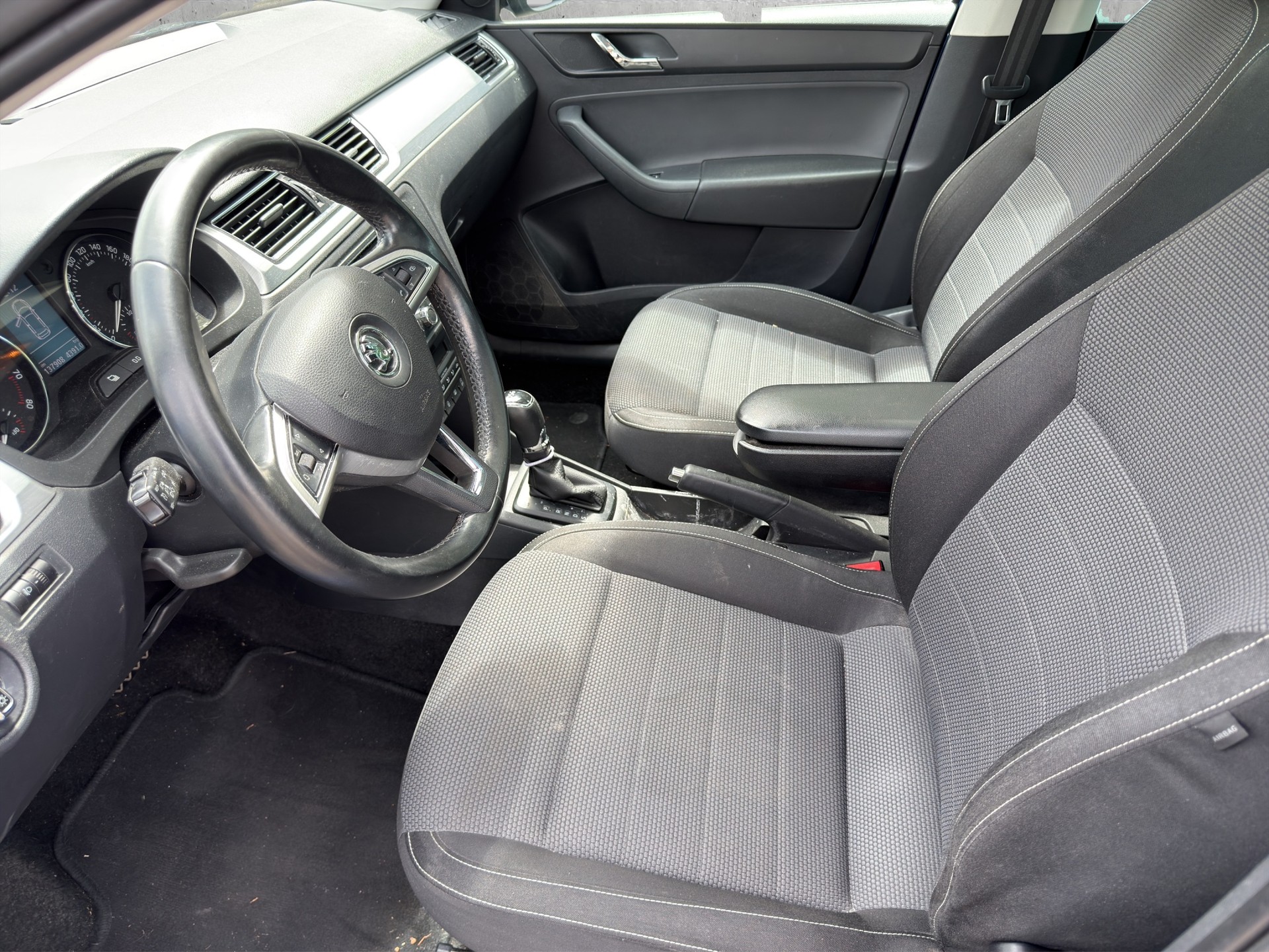 SKODA Rapid Spaceback 1.4 TSI Swiss Ed. DSG-image-8