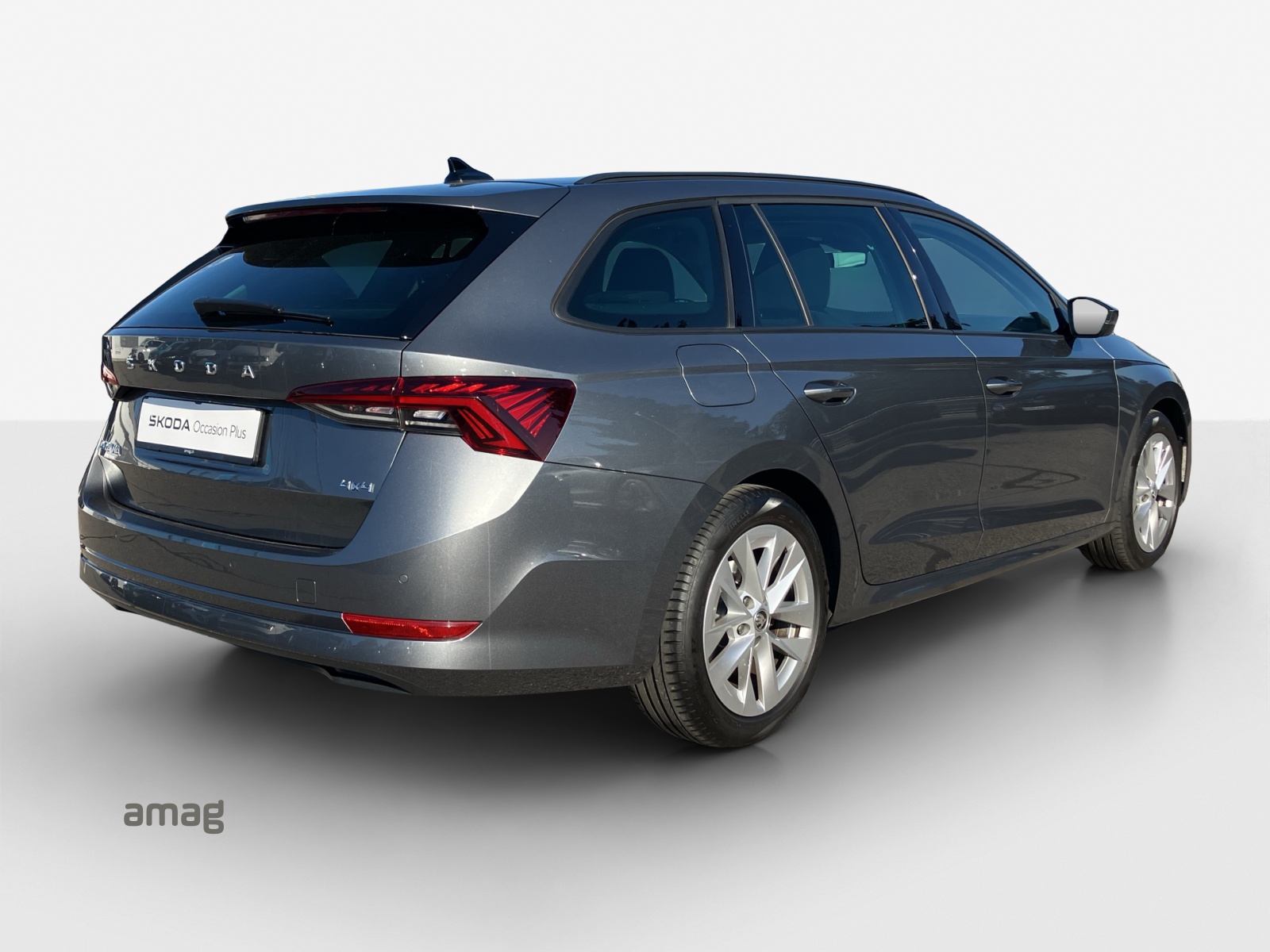 SKODA Octavia Combi 2.0 TSI Style DSG 4x4-image-4