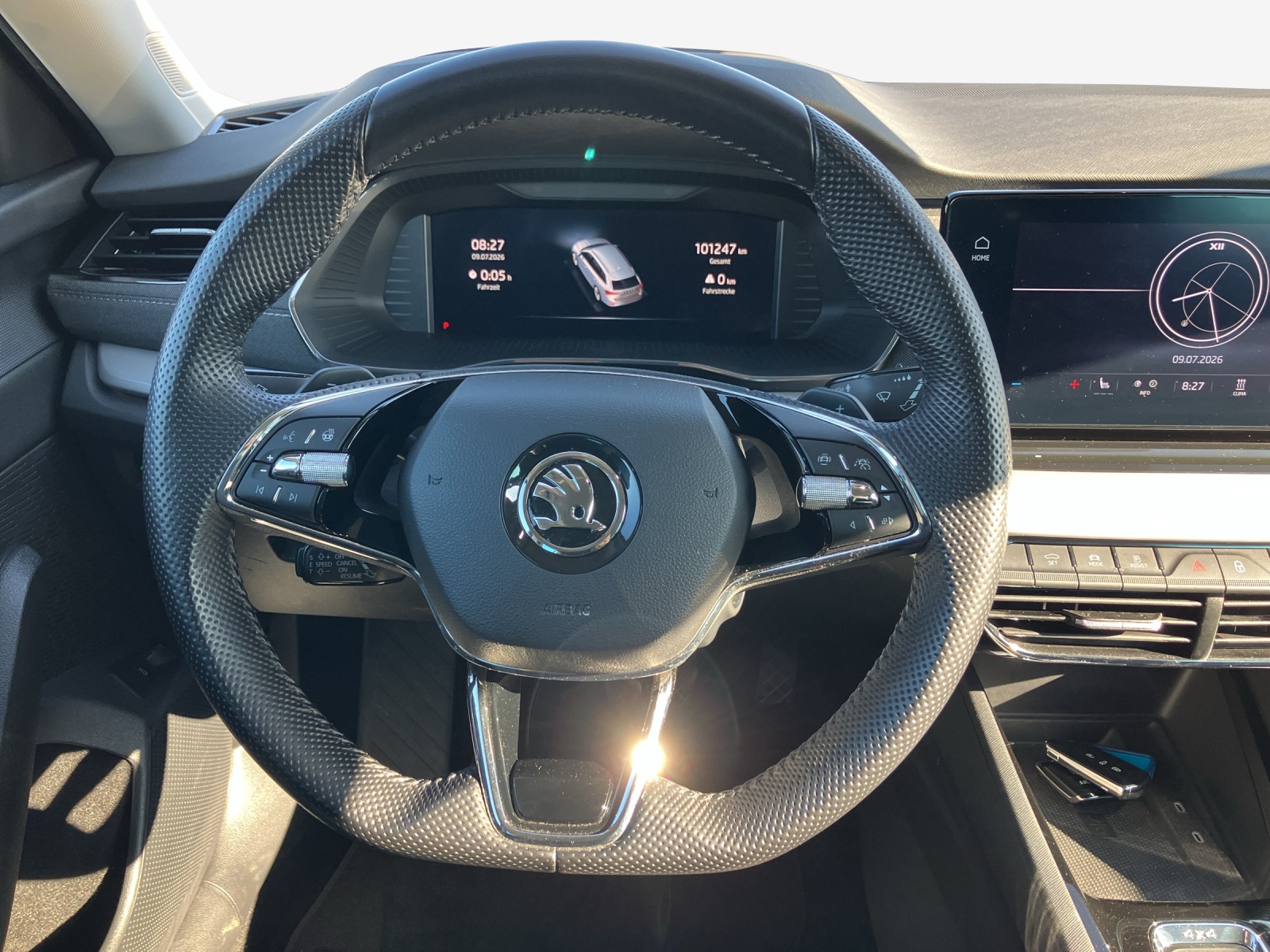 SKODA Octavia Combi 2.0 TSI Style DSG 4x4-image-9