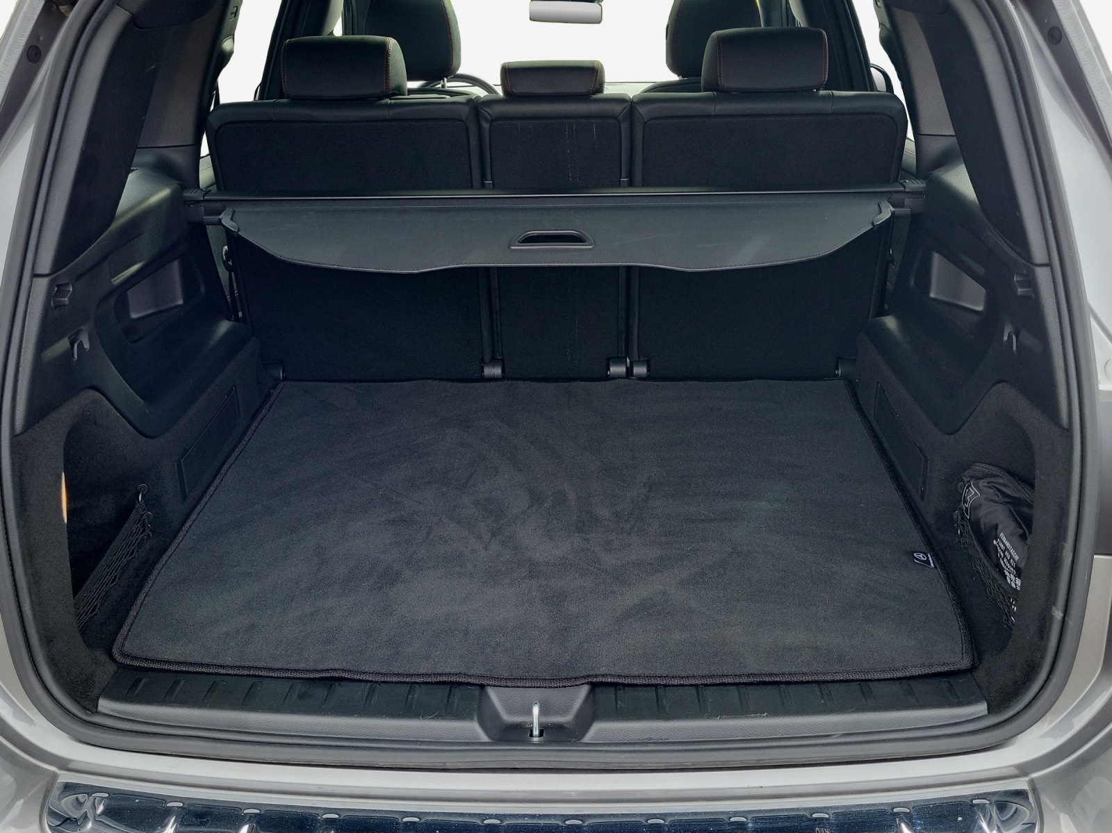 MERCEDES-BENZ EQB 350 4Matic Swiss Star AMG Line-image-13