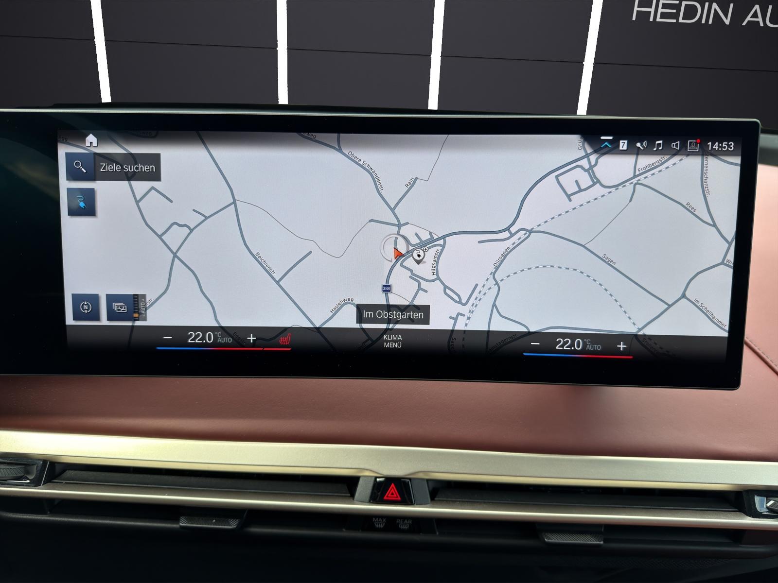 BMW iX xDrive40-image-12