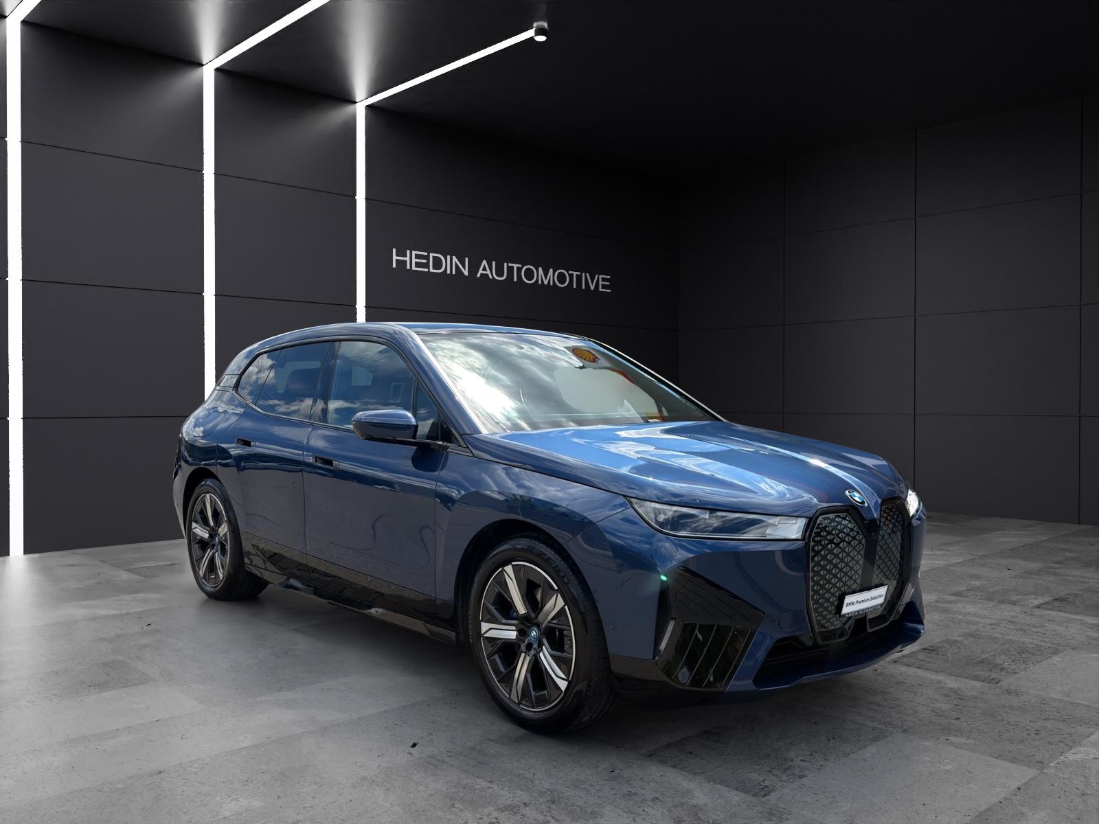 BMW iX xDrive40-image-17