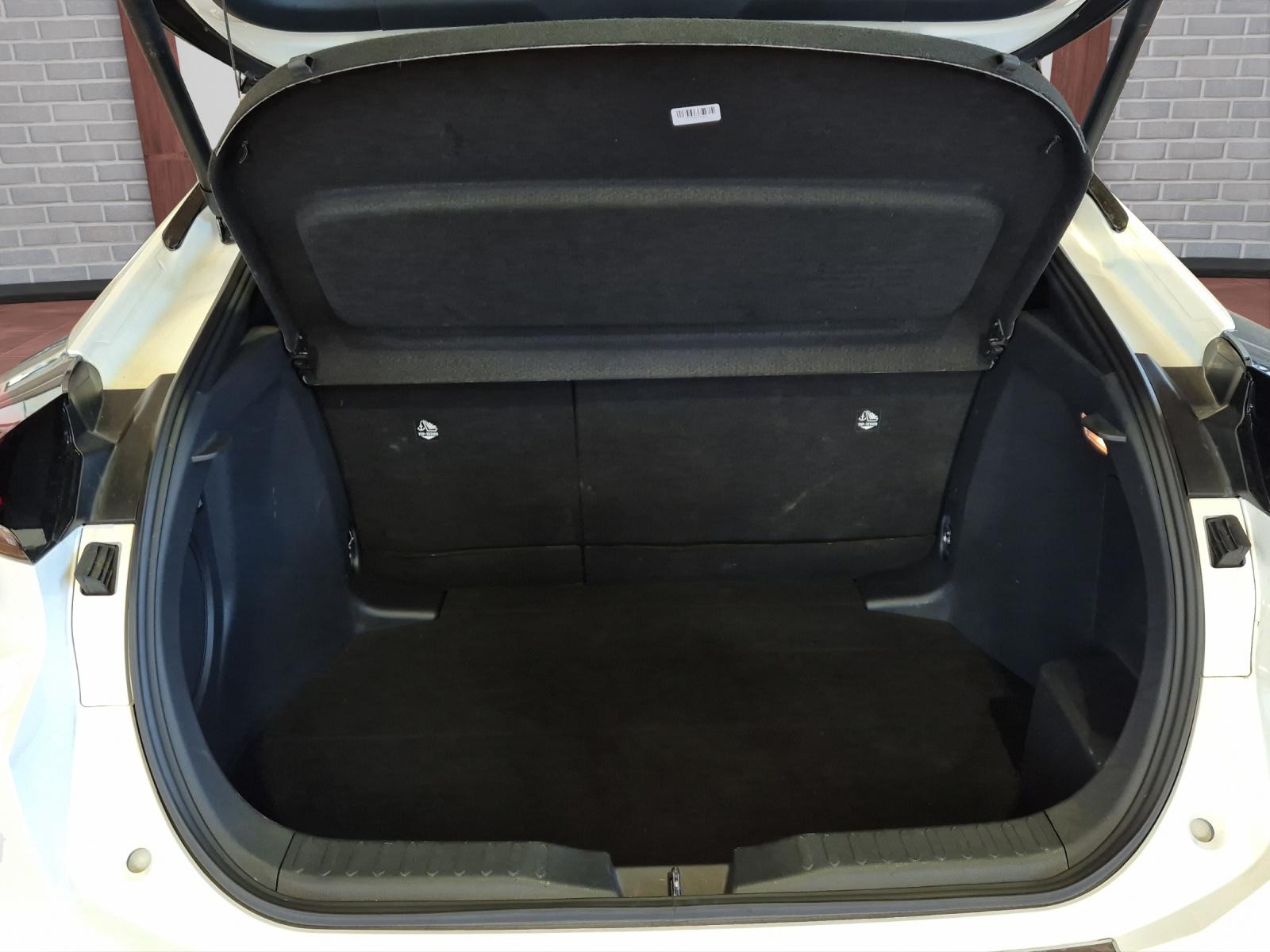 TOYOTA C-HR 2.0 HEV GR Sport 4x4-image-10