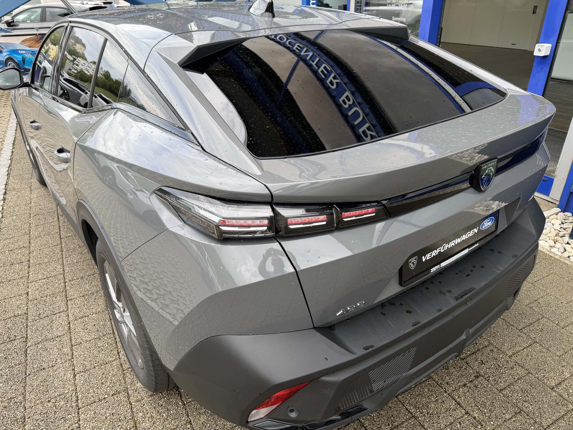 PEUGEOT 408 1.2 Hybrid Allure *5 Jahre Garantie*-image-3
