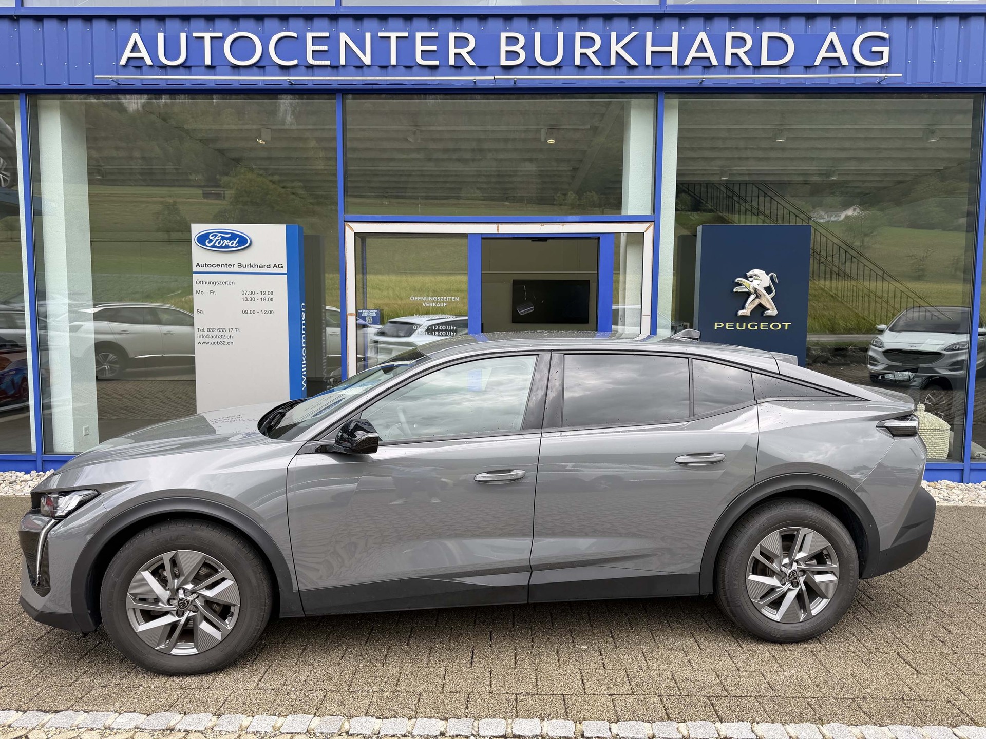 PEUGEOT 408 1.2 Hybrid Allure *5 Jahre Garantie*-image-0