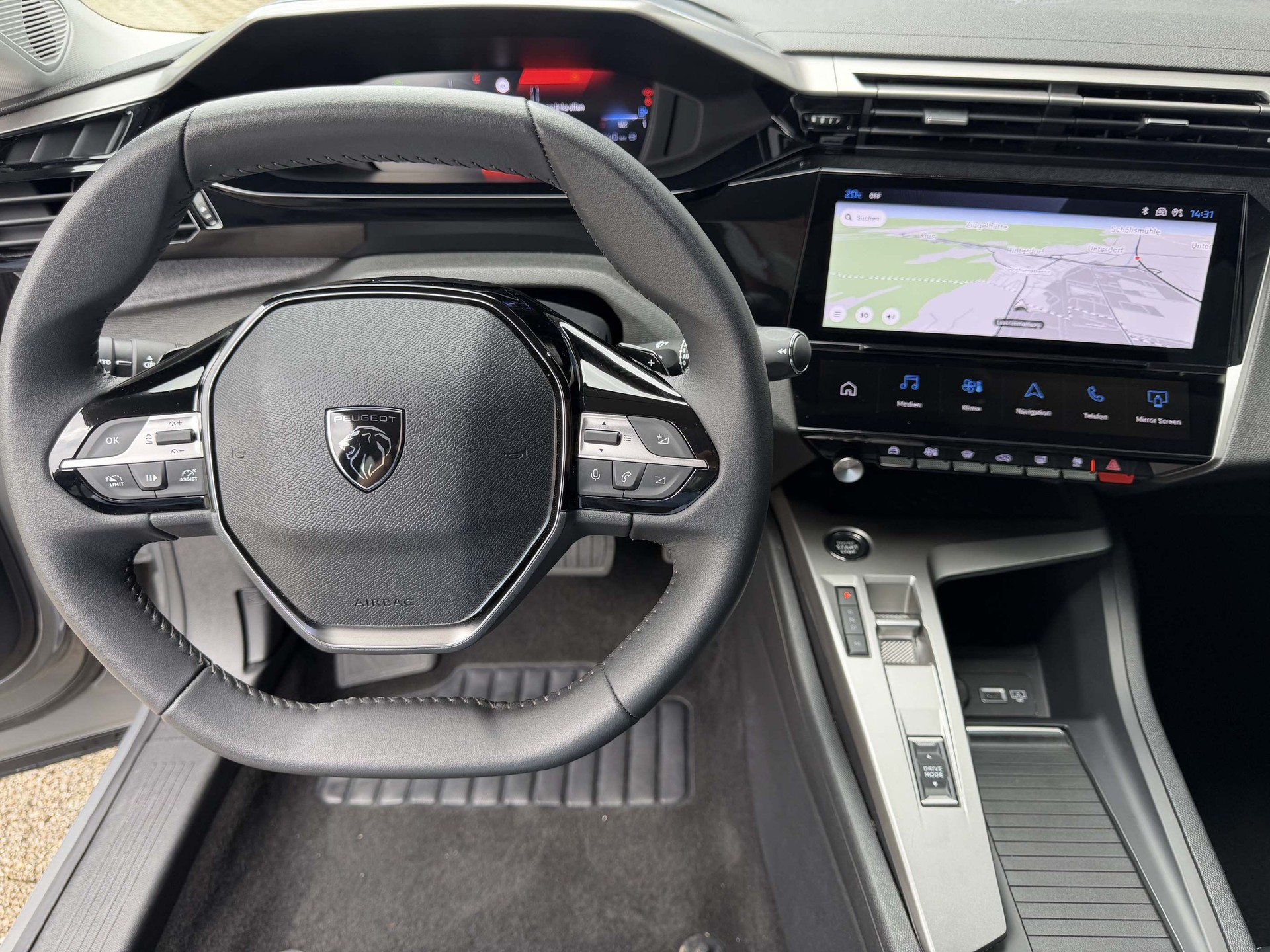 PEUGEOT 408 1.2 Hybrid Allure *5 Jahre Garantie*-image-8