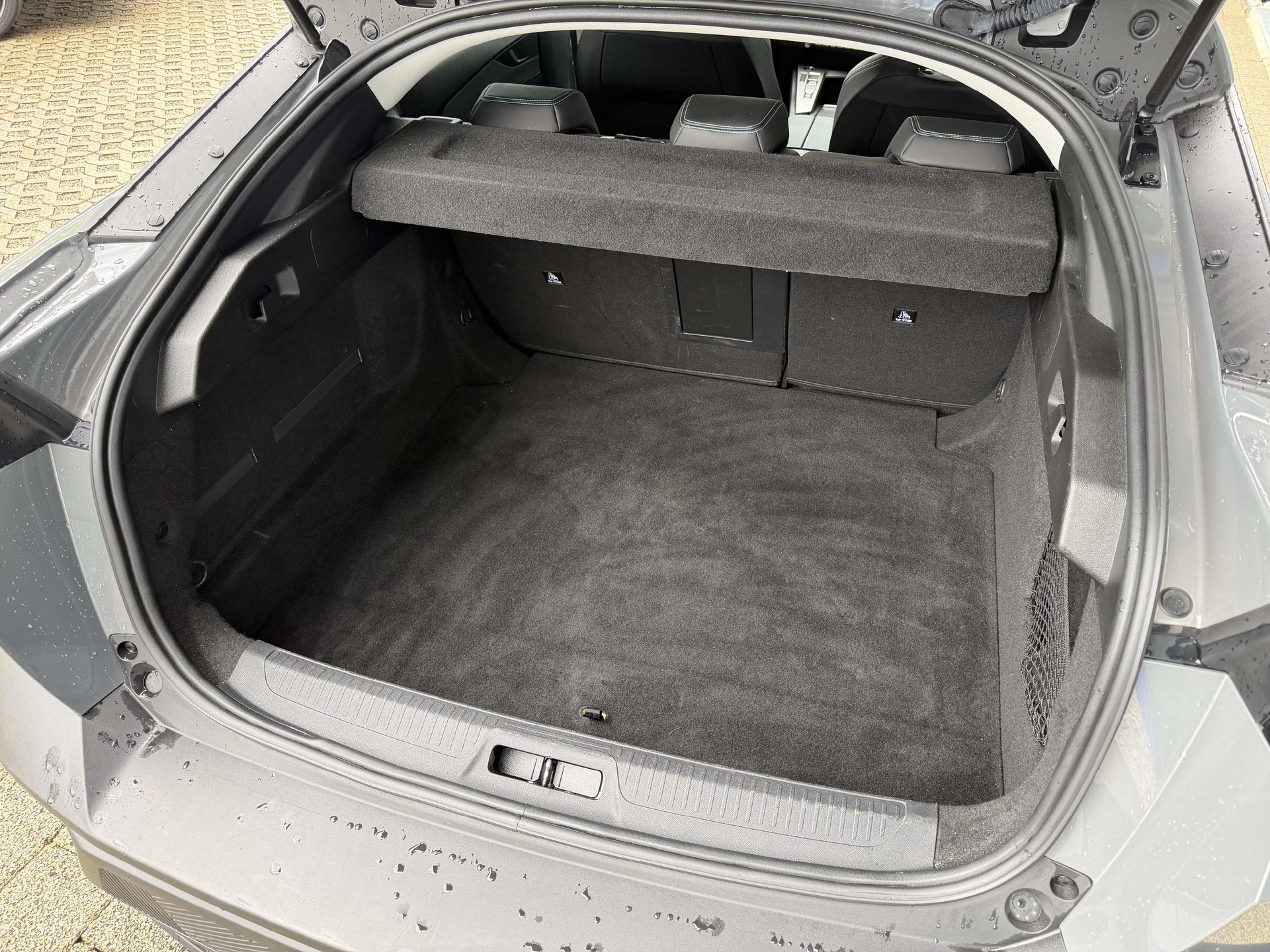 PEUGEOT 408 1.2 Hybrid Allure *5 Jahre Garantie*-image-4
