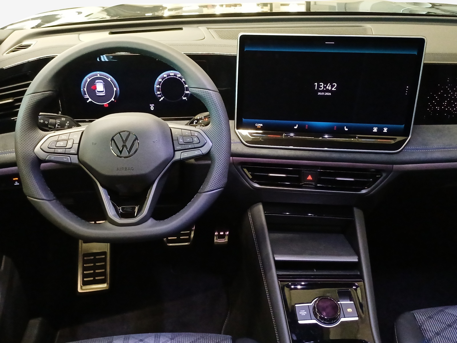 VW Tiguan 2.0 TDI SCR R-Line 4Motion DSG-image-8
