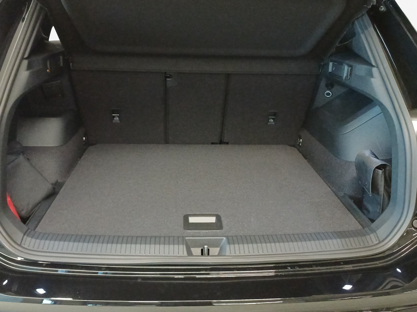 VW Tiguan 2.0 TDI SCR R-Line 4Motion DSG-image-12