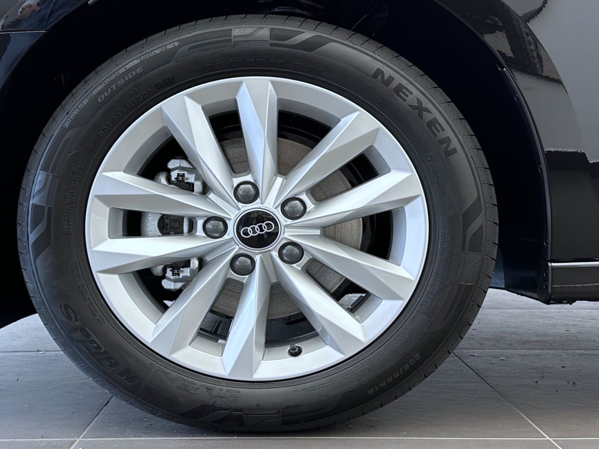AUDI A3 Sportback TFSI 110 kW Attraction S tronic-showroom-element-2