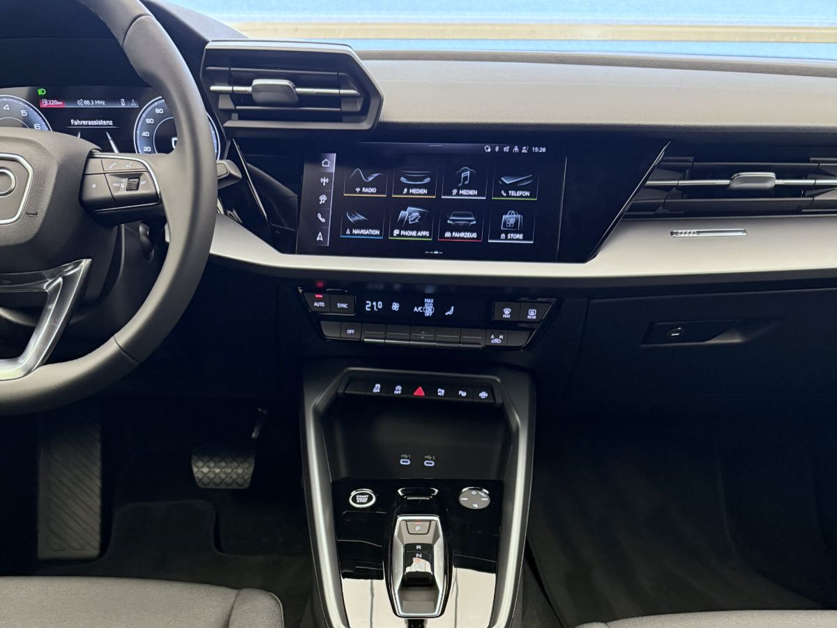 AUDI A3 Sportback TFSI 110 kW Attraction S tronic-image-9