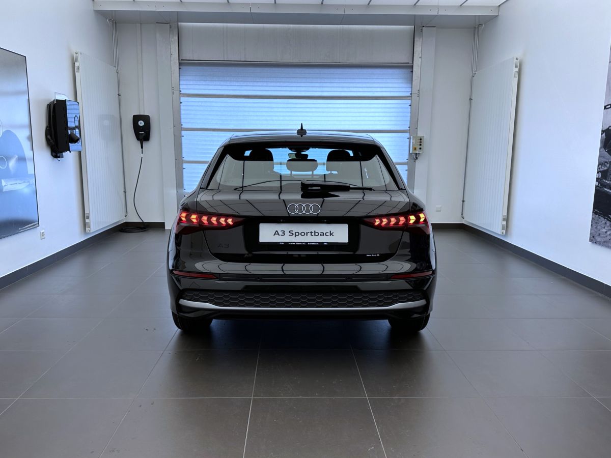 AUDI A3 Sportback TFSI 110 kW Attraction S tronic-image-21