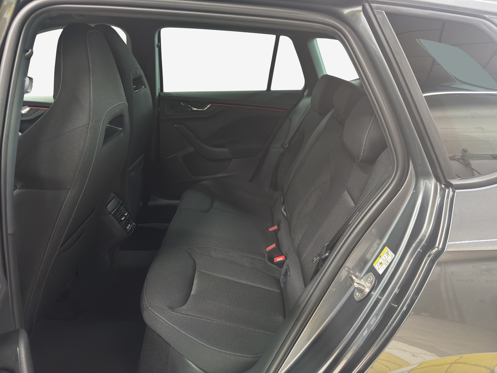 SKODA Kamiq 1.0 TSI Dynamic DSG-image-11