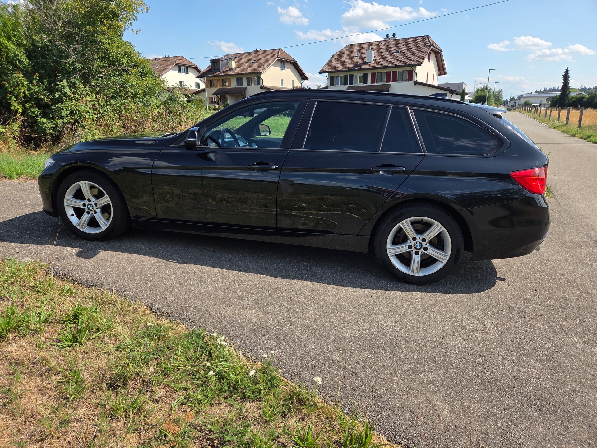 BMW 320d-image-4