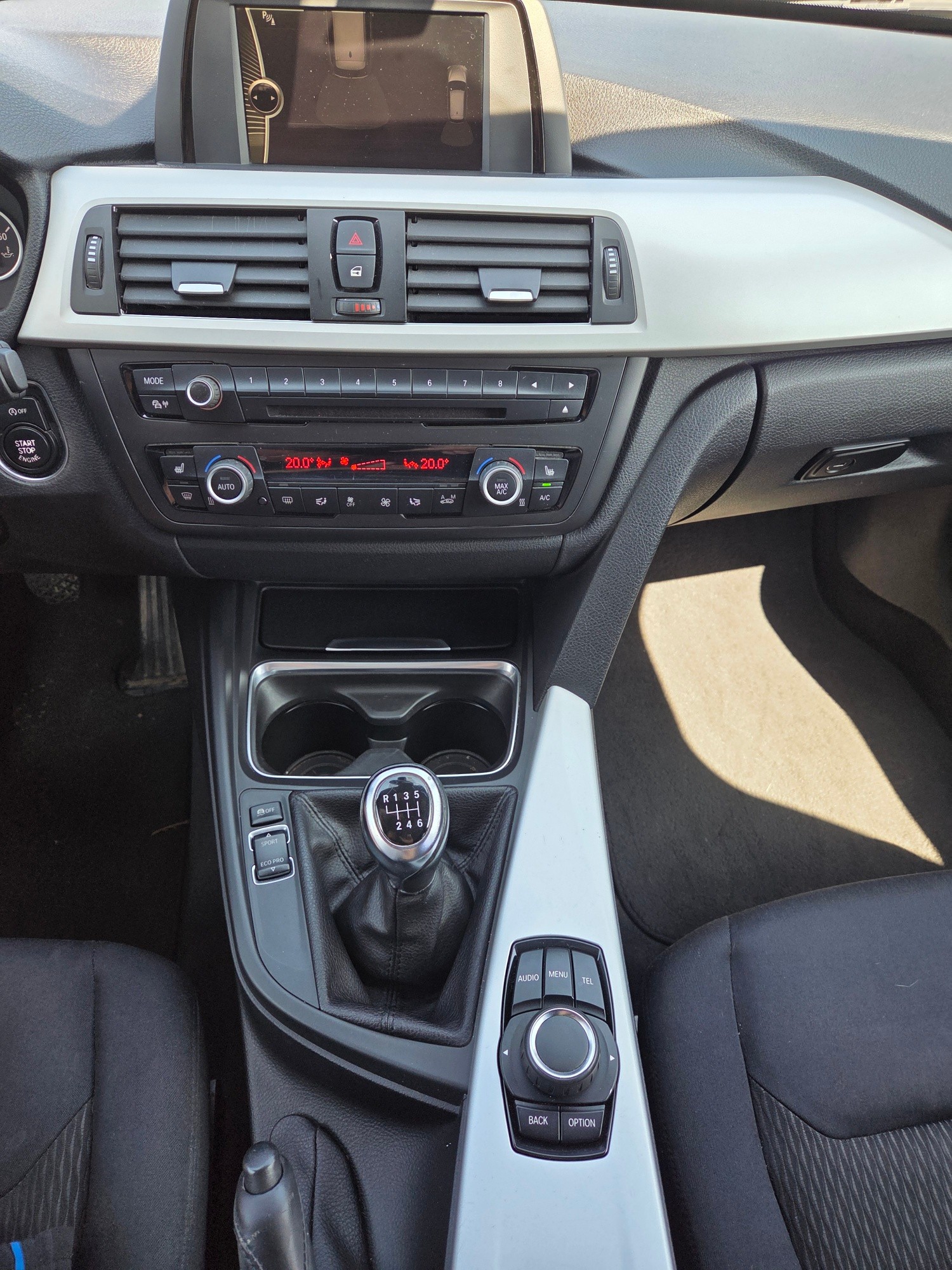 BMW 320d-image-2