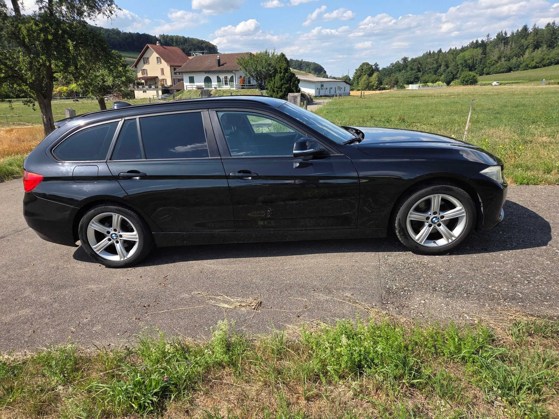 BMW 320d-image-0