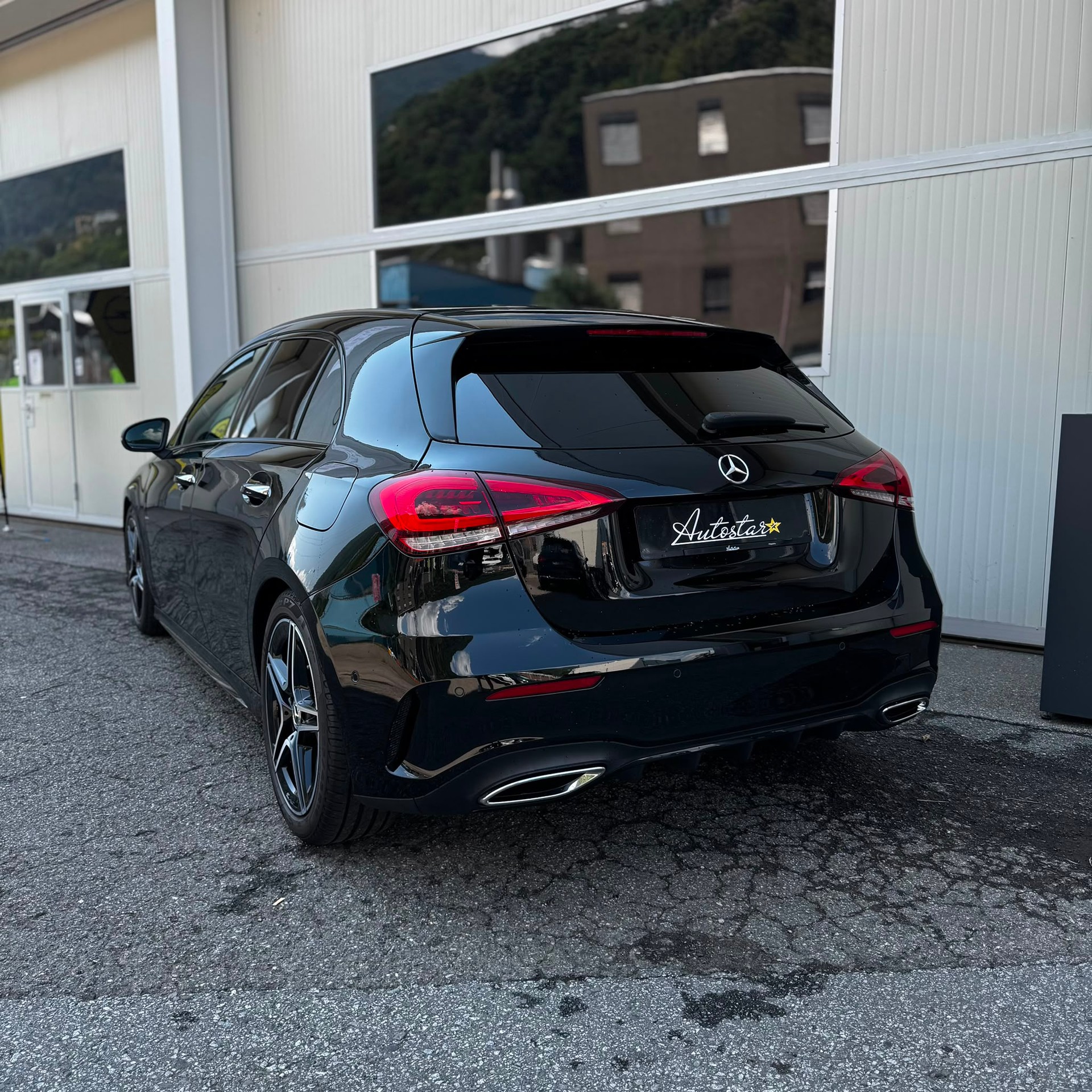MERCEDES-BENZ A 180 AMG Line 7G-DCT-image-7