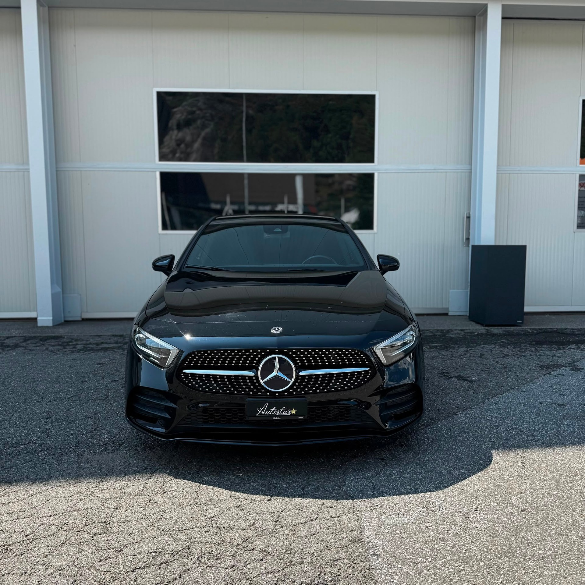 MERCEDES-BENZ A 180 AMG Line 7G-DCT-image-3