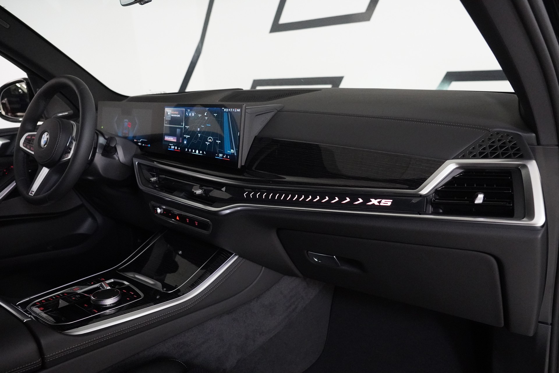 BMW X5 xDrive 48V 30d M Sport Steptronic-image-16