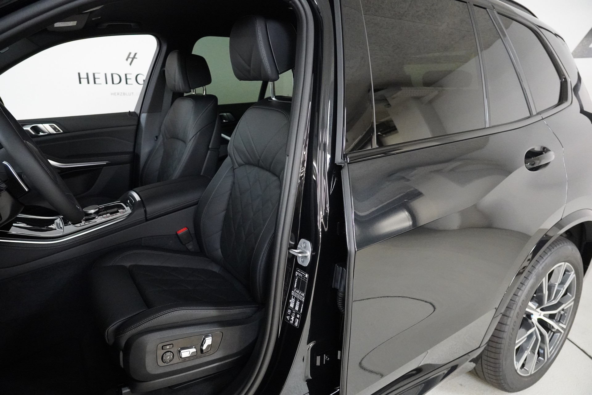 BMW X5 xDrive 48V 30d M Sport Steptronic-image-11